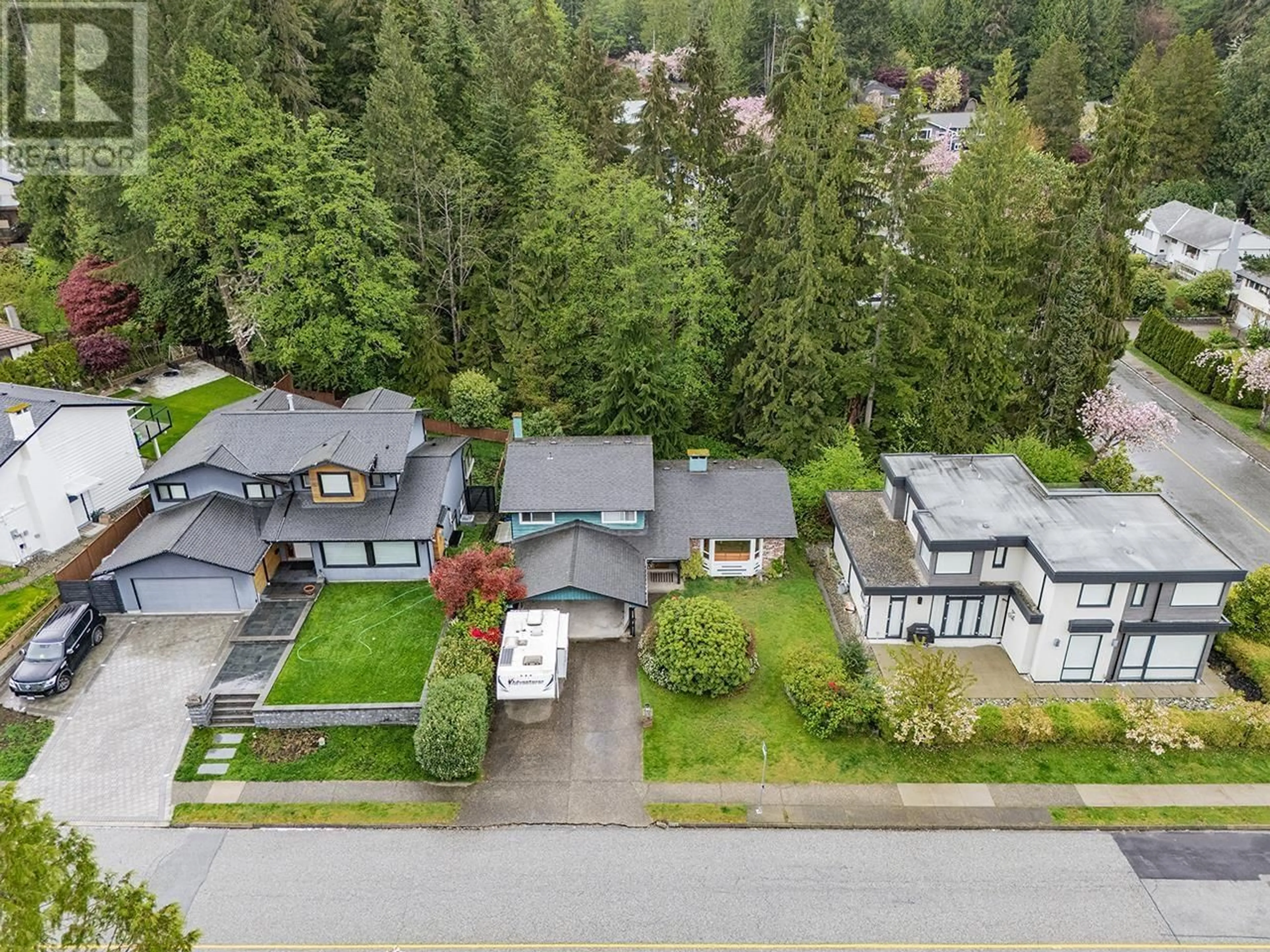 A pic from outside/outdoor area/front of a property/back of a property/a pic from drone, street for 5178 CLIFFRIDGE AVENUE, North Vancouver British Columbia V7R3V4