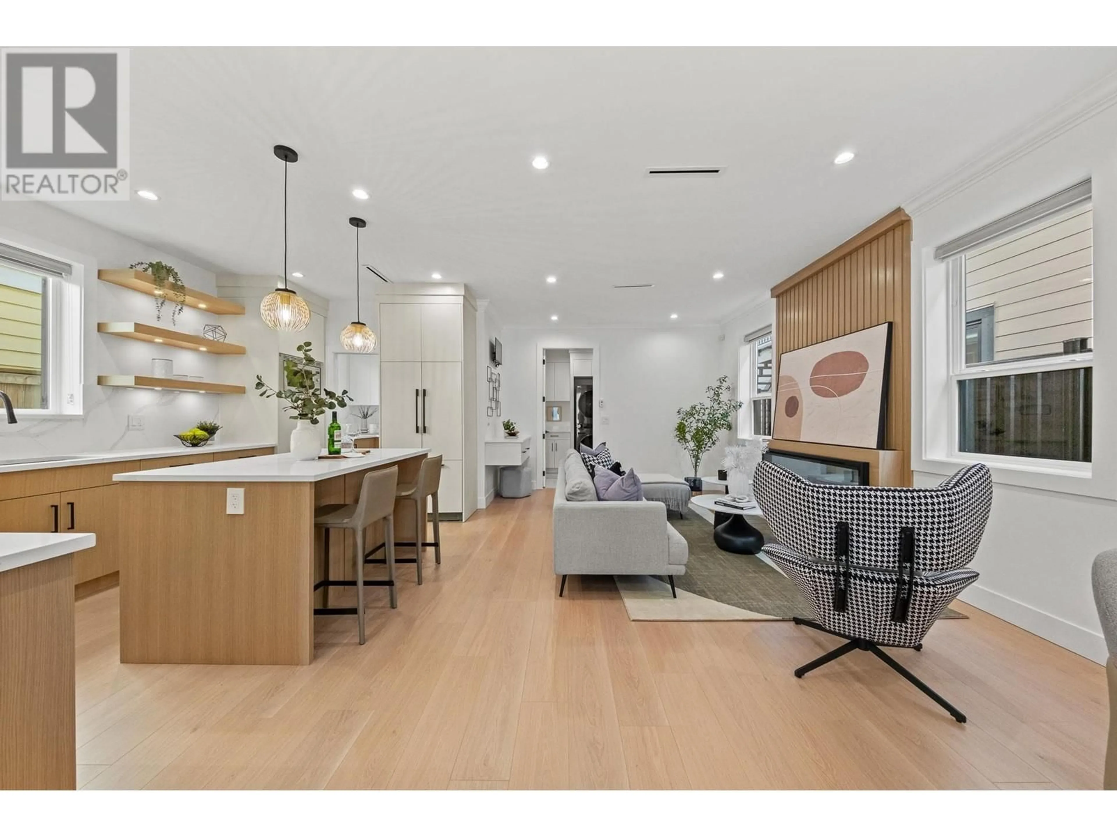 Unknown for 7220 RAILWAY AVENUE, Richmond British Columbia V7C3J8