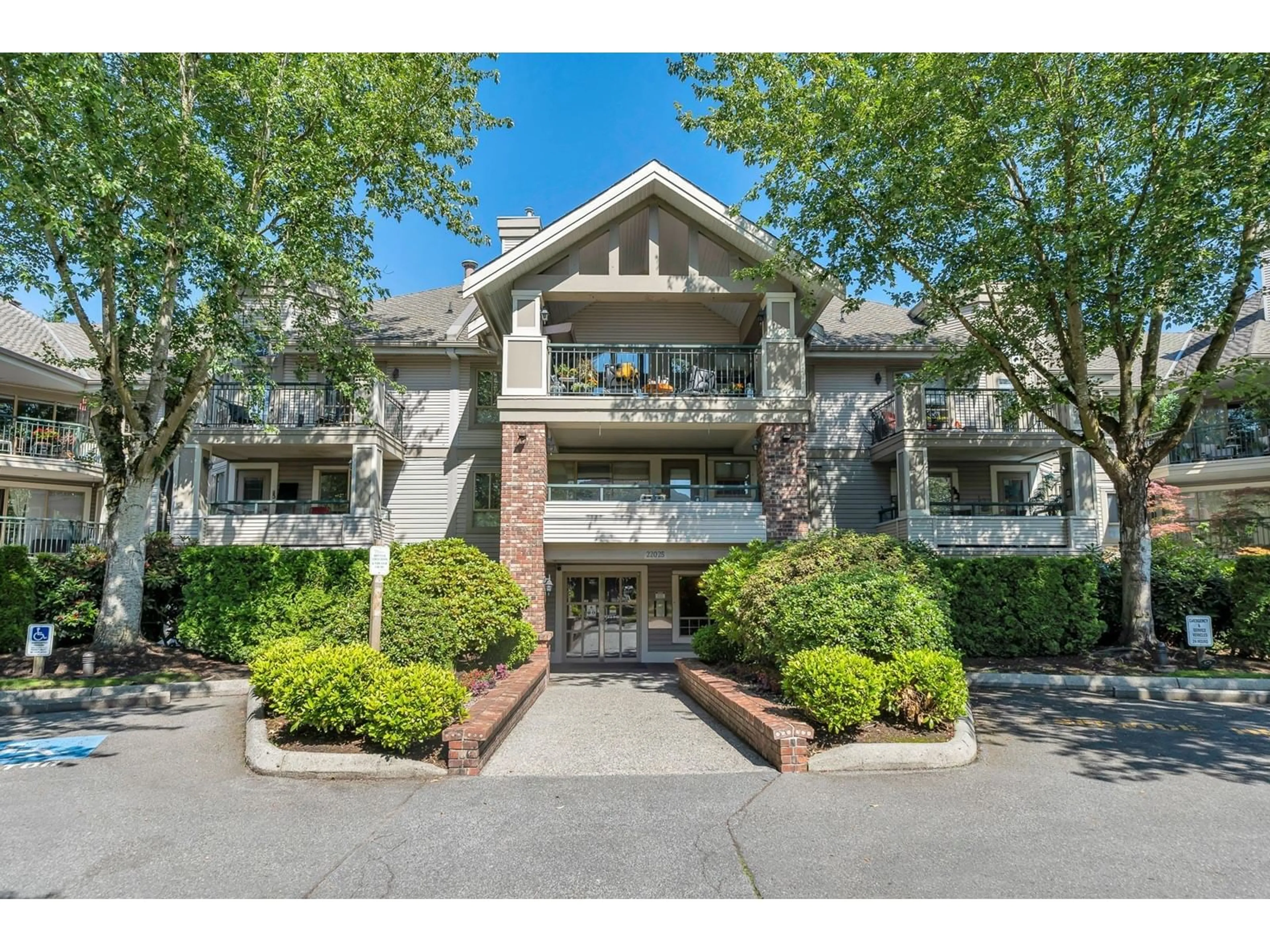 Unknown for 304 - 22025 48TH, Langley British Columbia V3A8L2