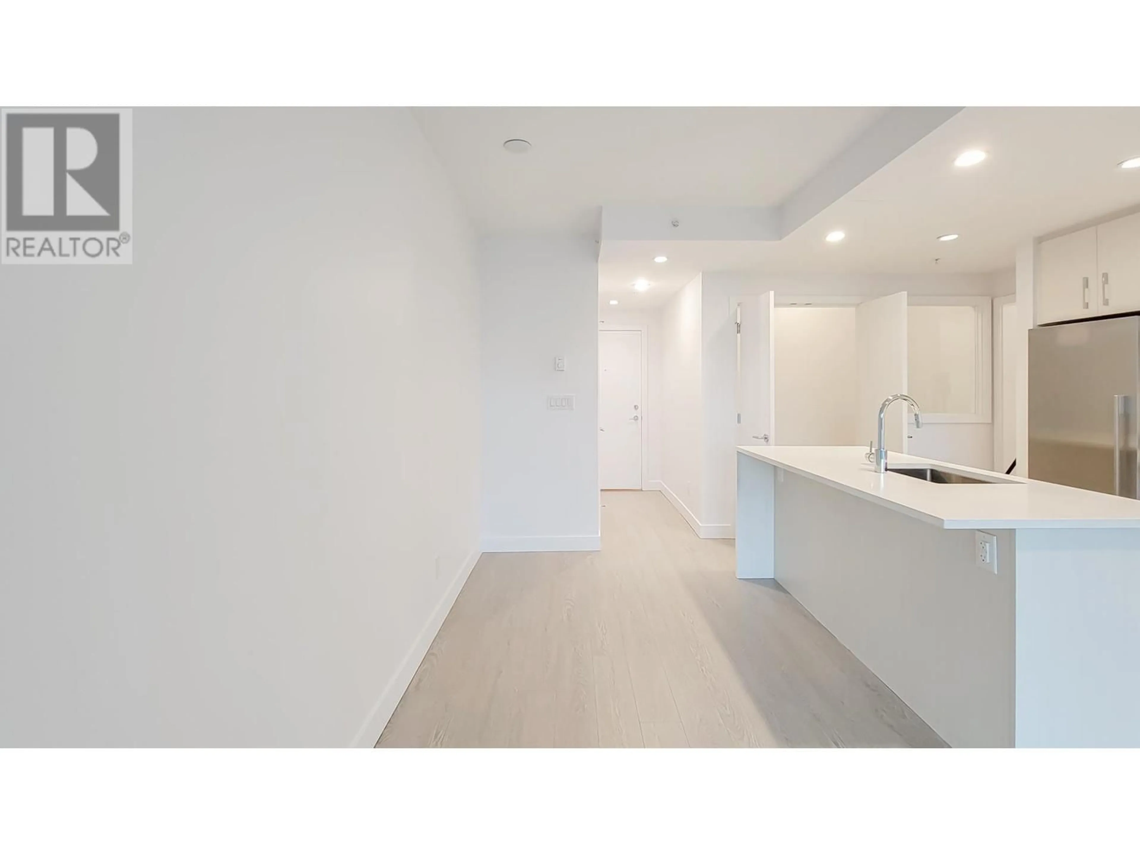 Unknown for 1005 - 518 WHITING WAY, Coquitlam British Columbia V3J0H7