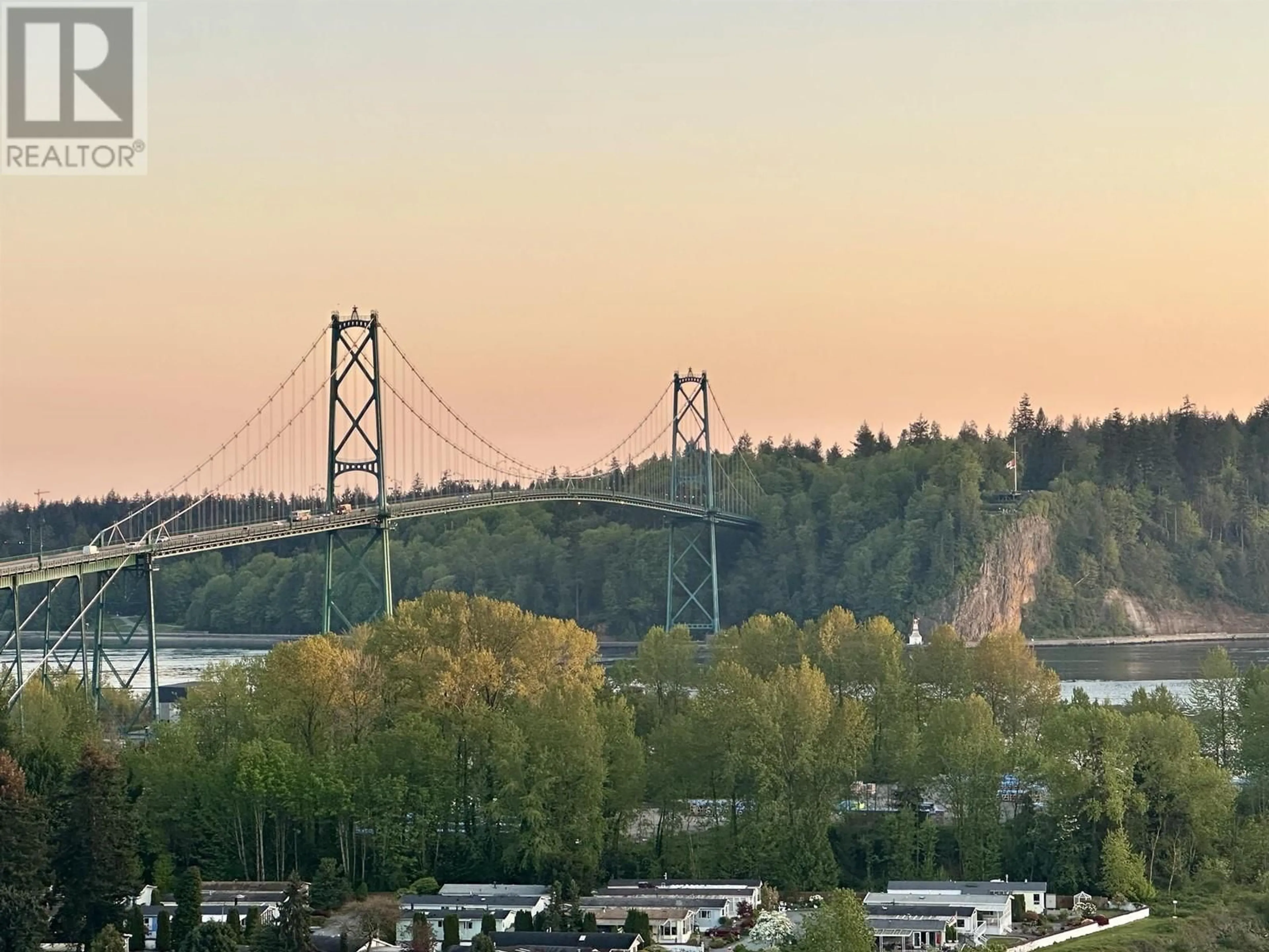Blurry image for 20C - 338 TAYLOR WAY, West Vancouver British Columbia V7T2Y1