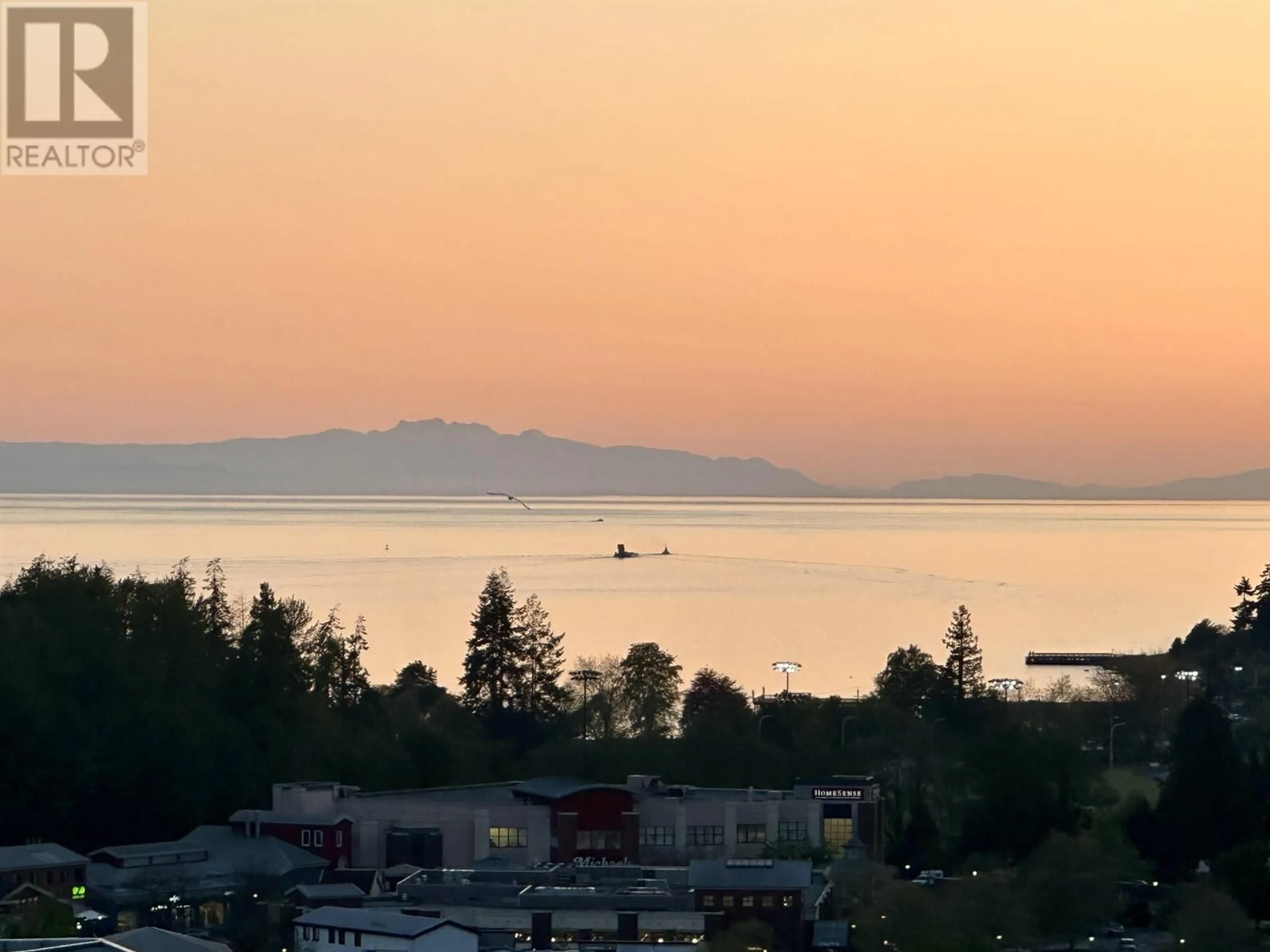 Blurry image for 20C - 338 TAYLOR WAY, West Vancouver British Columbia V7T2Y1