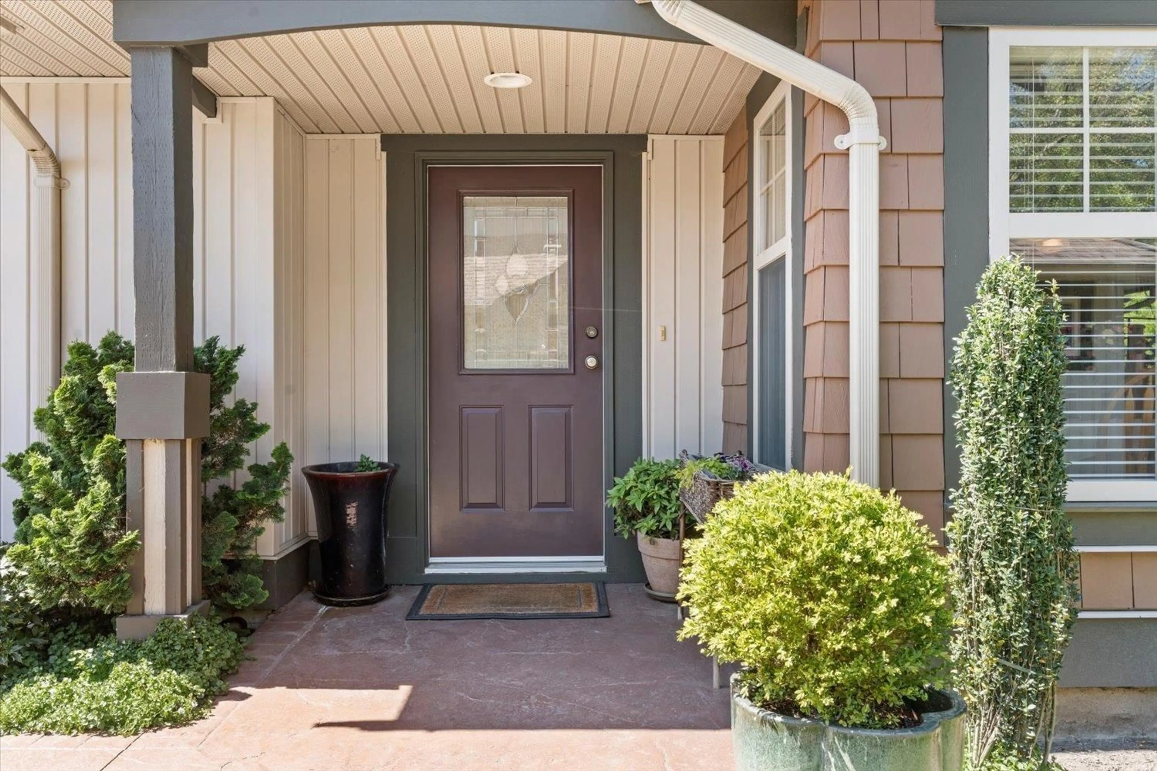 Indoor entryway for 6 - 6887 SHEFFIELD WAY, Chilliwack British Columbia V2R5V5
