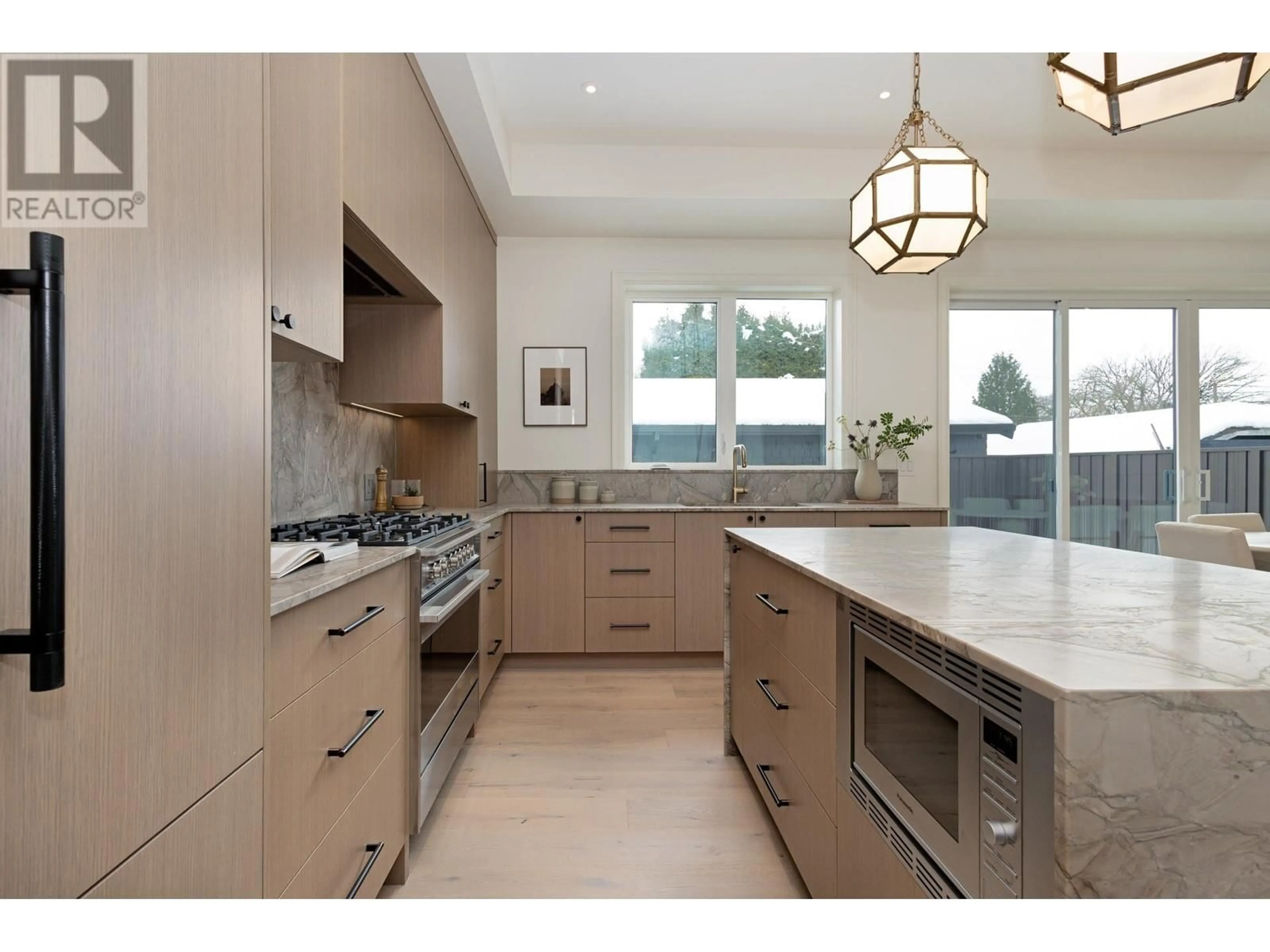 Contemporary kitchen, unknown for 2382 5TH AVENUE, Vancouver British Columbia V5N1N1