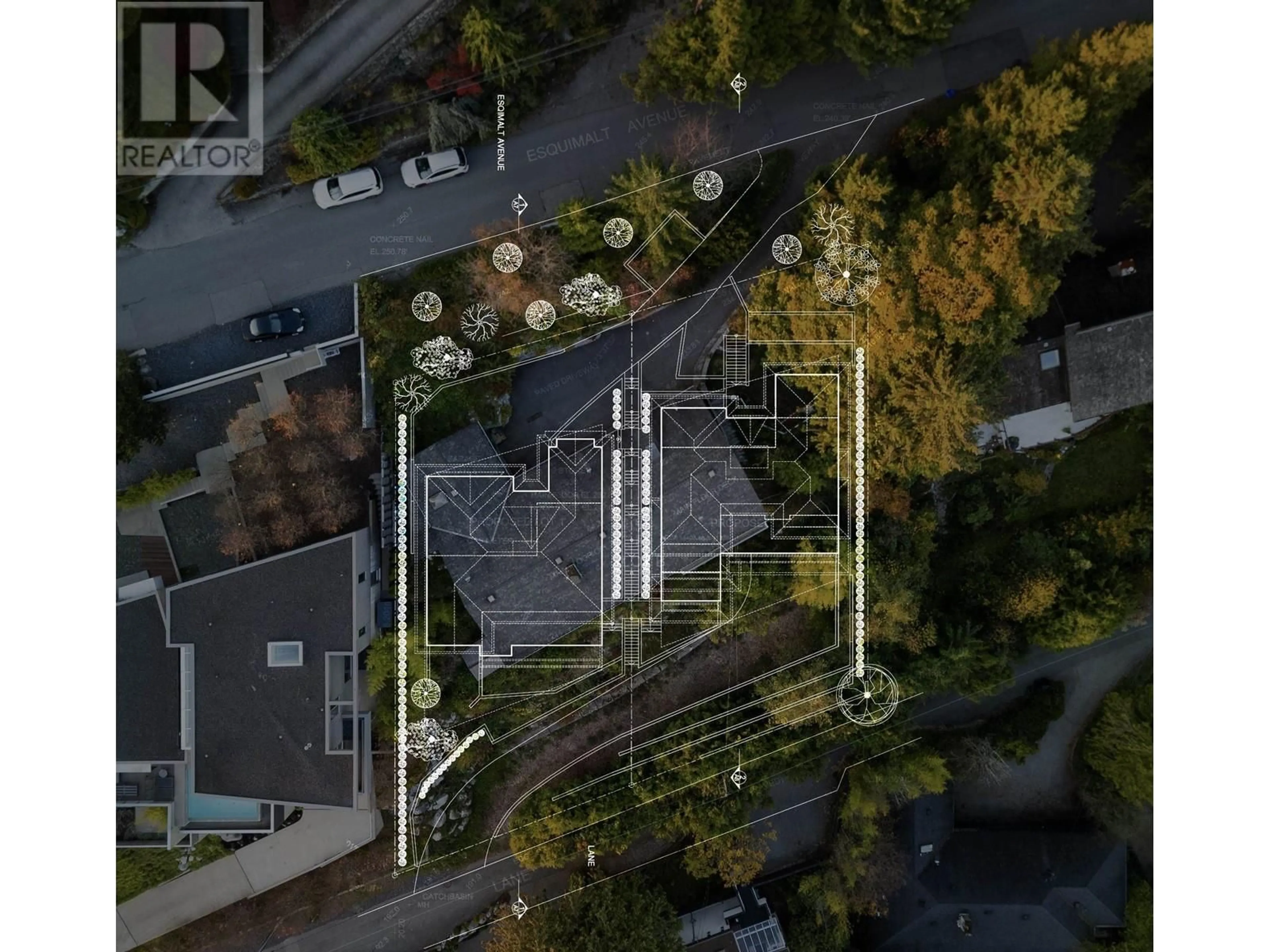 A pic from outside/outdoor area/front of a property/back of a property/a pic from drone, street for 930 ESQUIMALT AVENUE, West Vancouver British Columbia V7T1J8