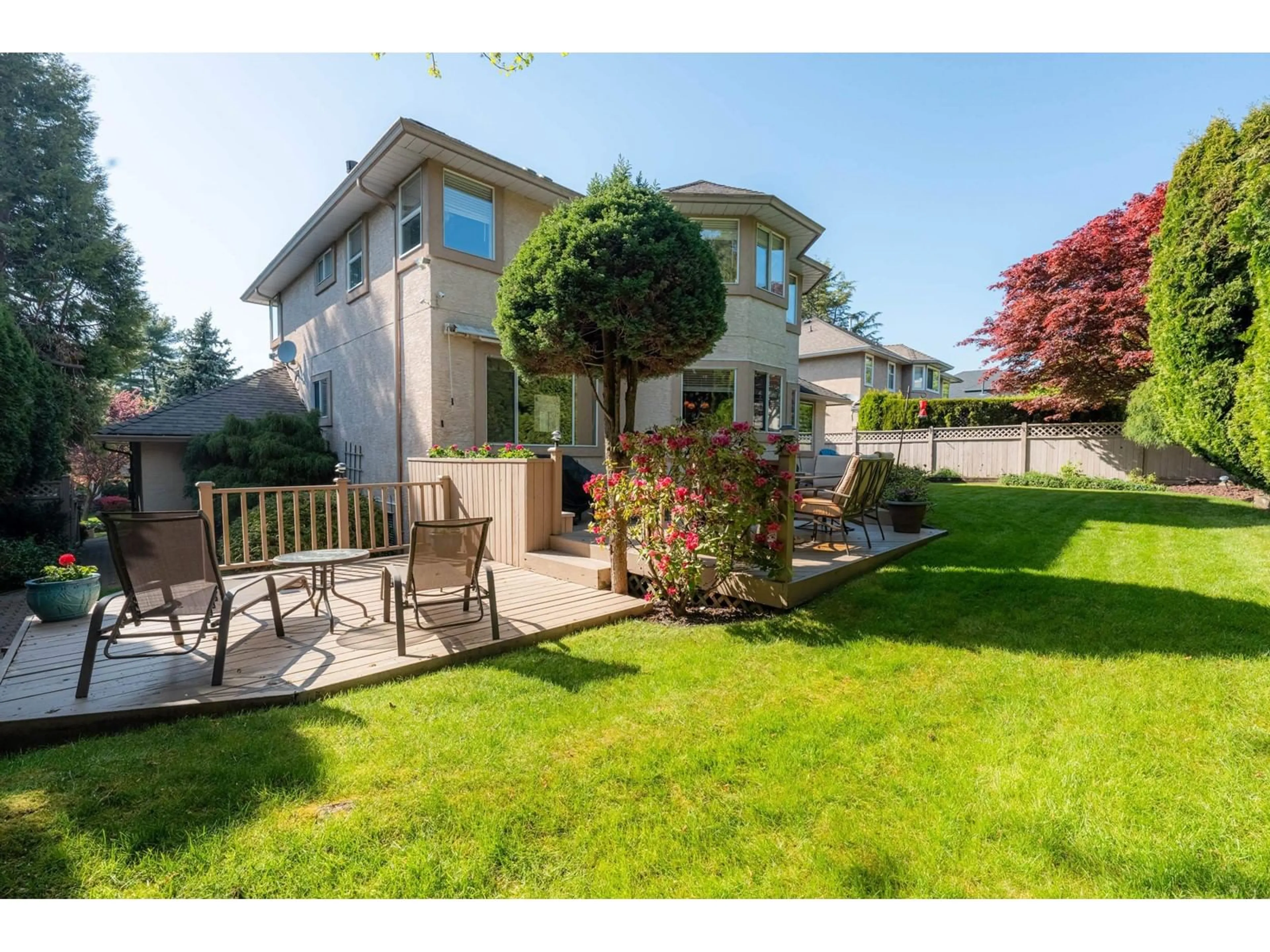 Patio, street for 8030 153A, Surrey British Columbia V3S7X7