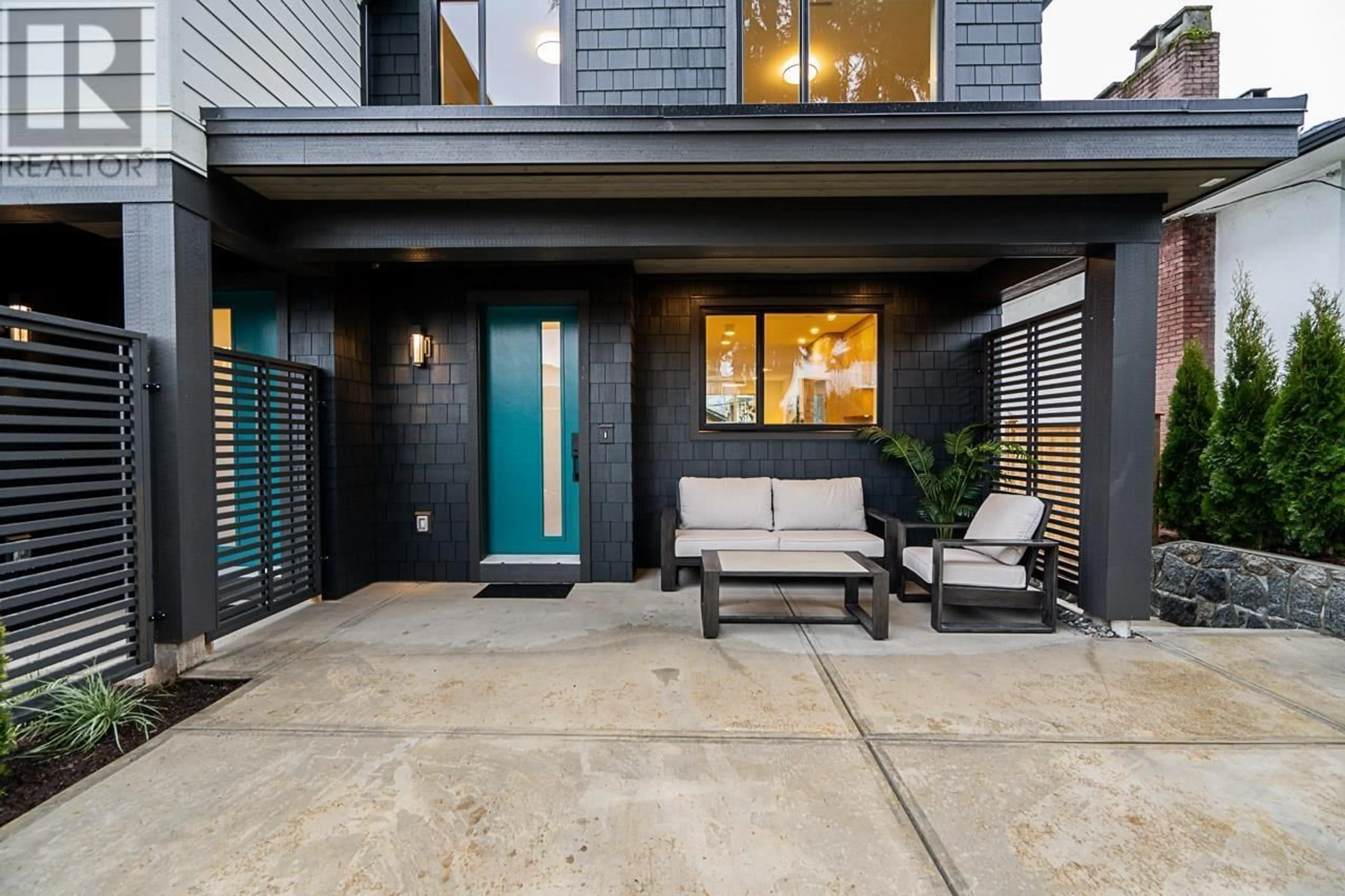 Patio, street for 3537 CAMBRIDGE STREET, Vancouver British Columbia V5K1M3