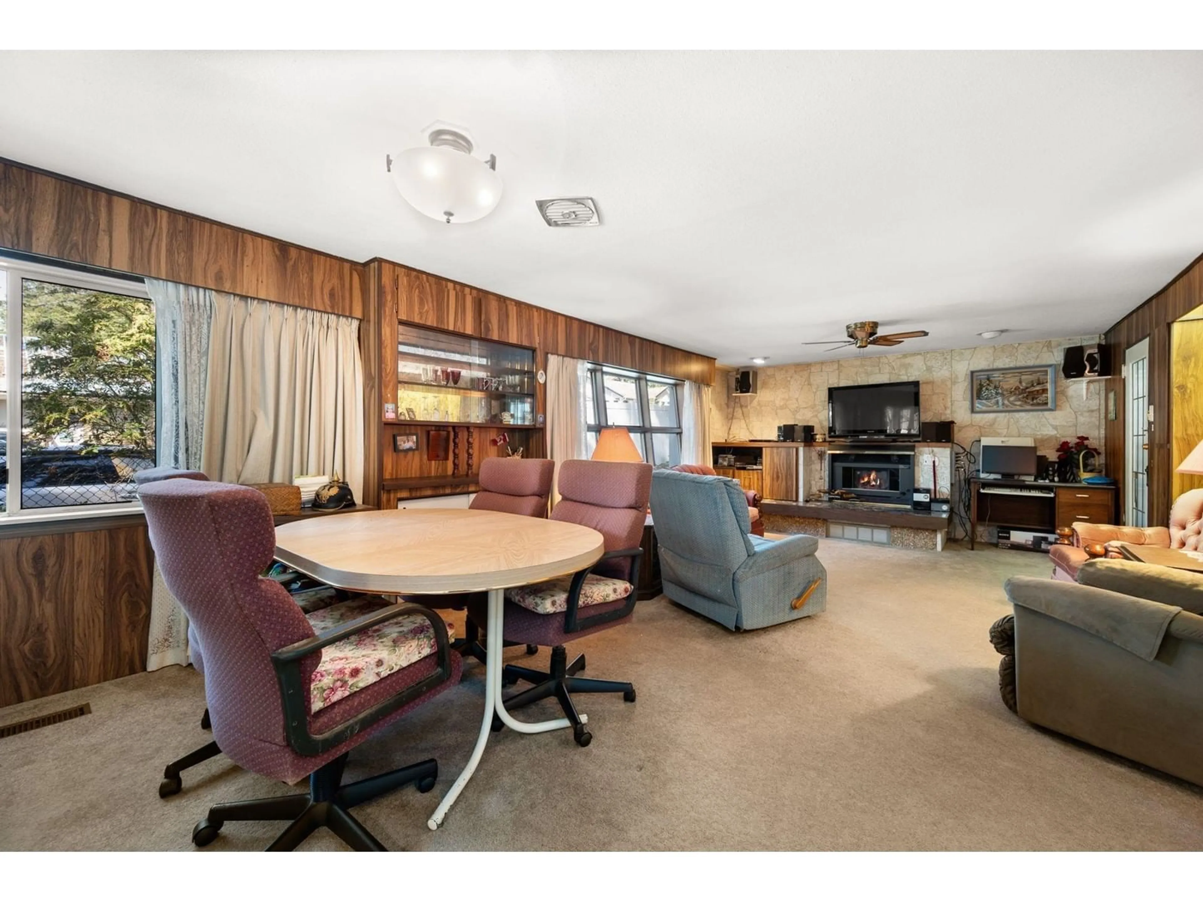 Unknown for 363 PINE STREET, Cultus Lake British Columbia V2R4Y9