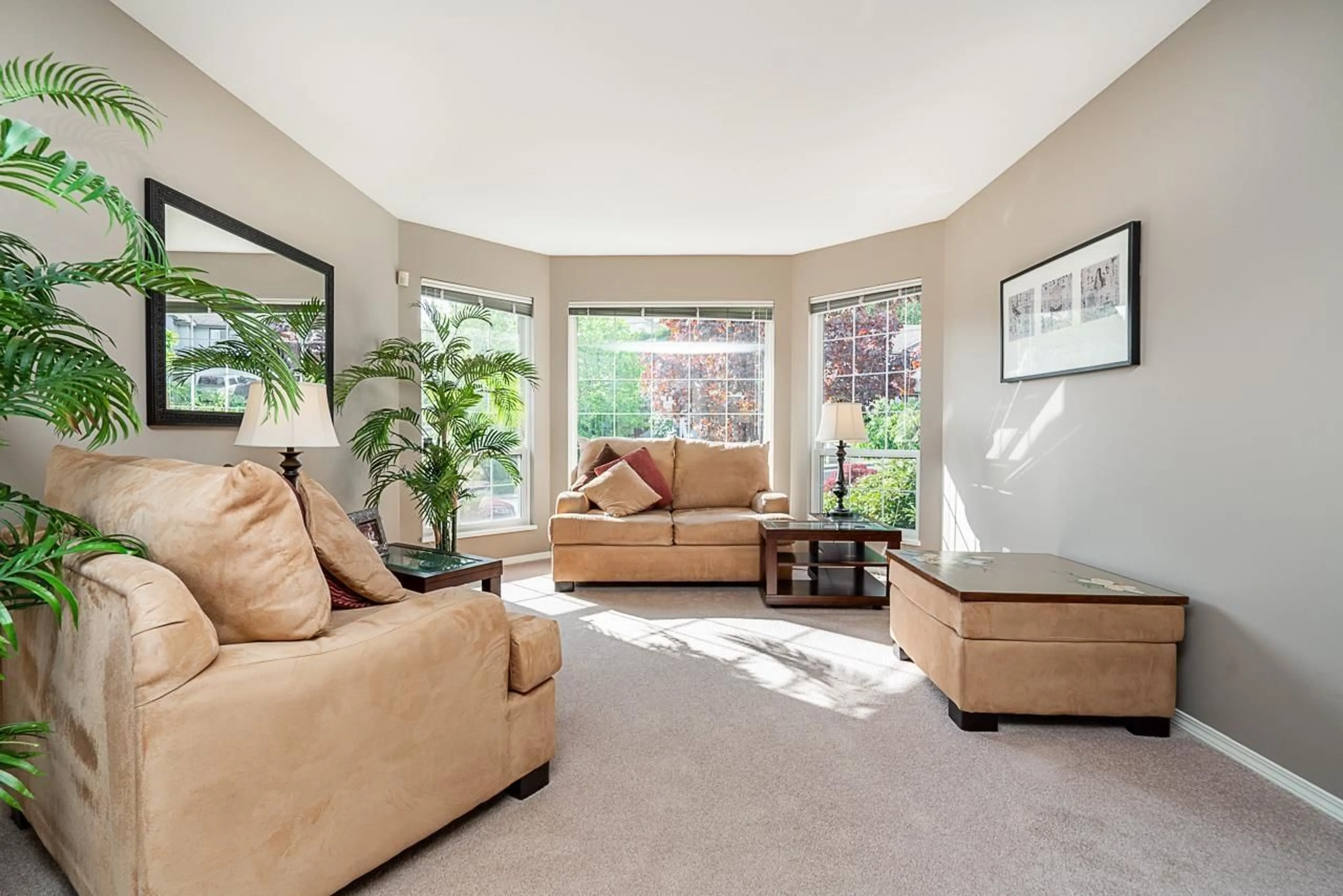 Living room with furniture, unknown for 7910 TOPPER, Mission British Columbia V2V6Z2