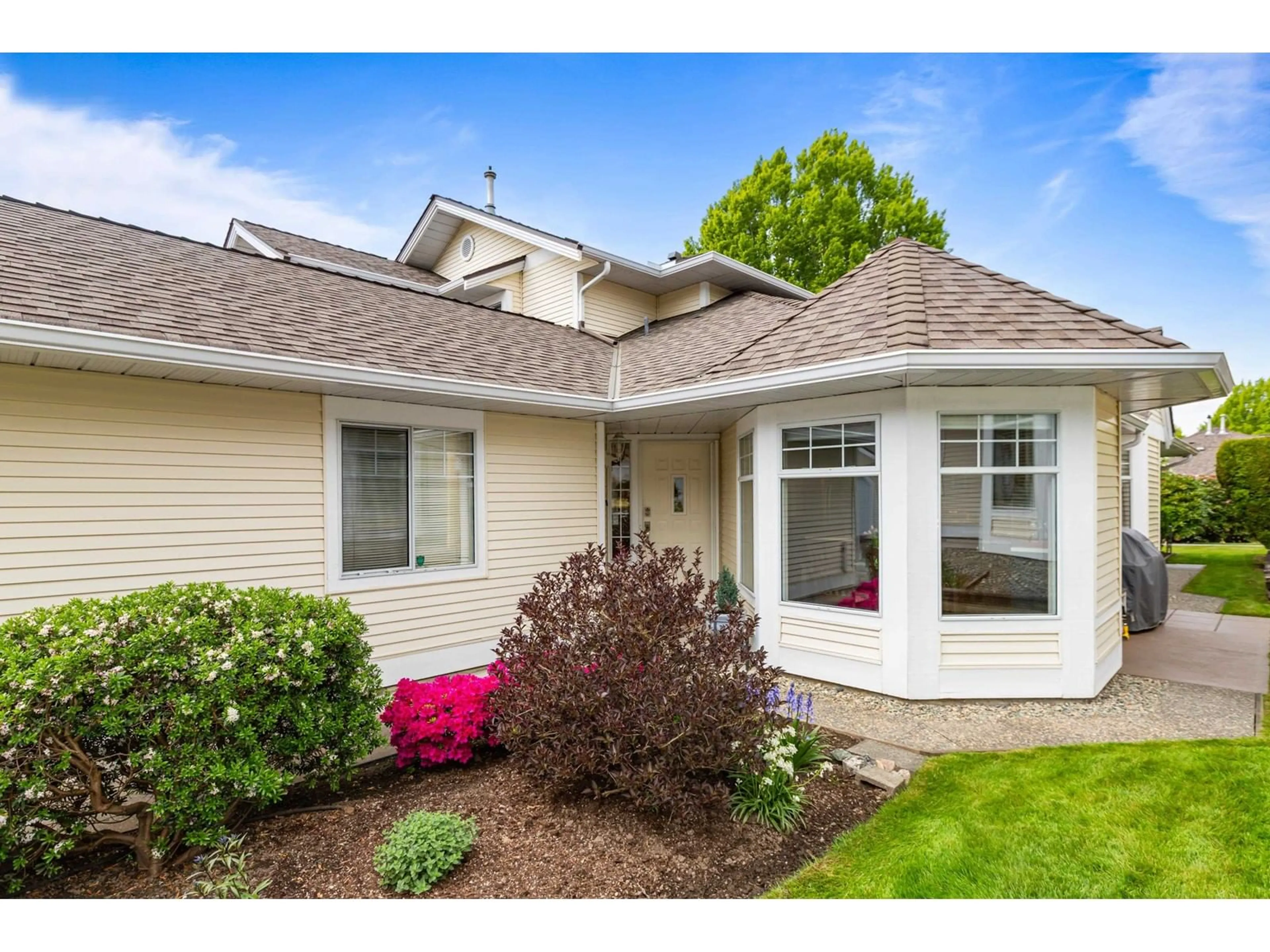 Home with vinyl exterior material, street for 56 - 21138 88, Langley British Columbia V1M2G7
