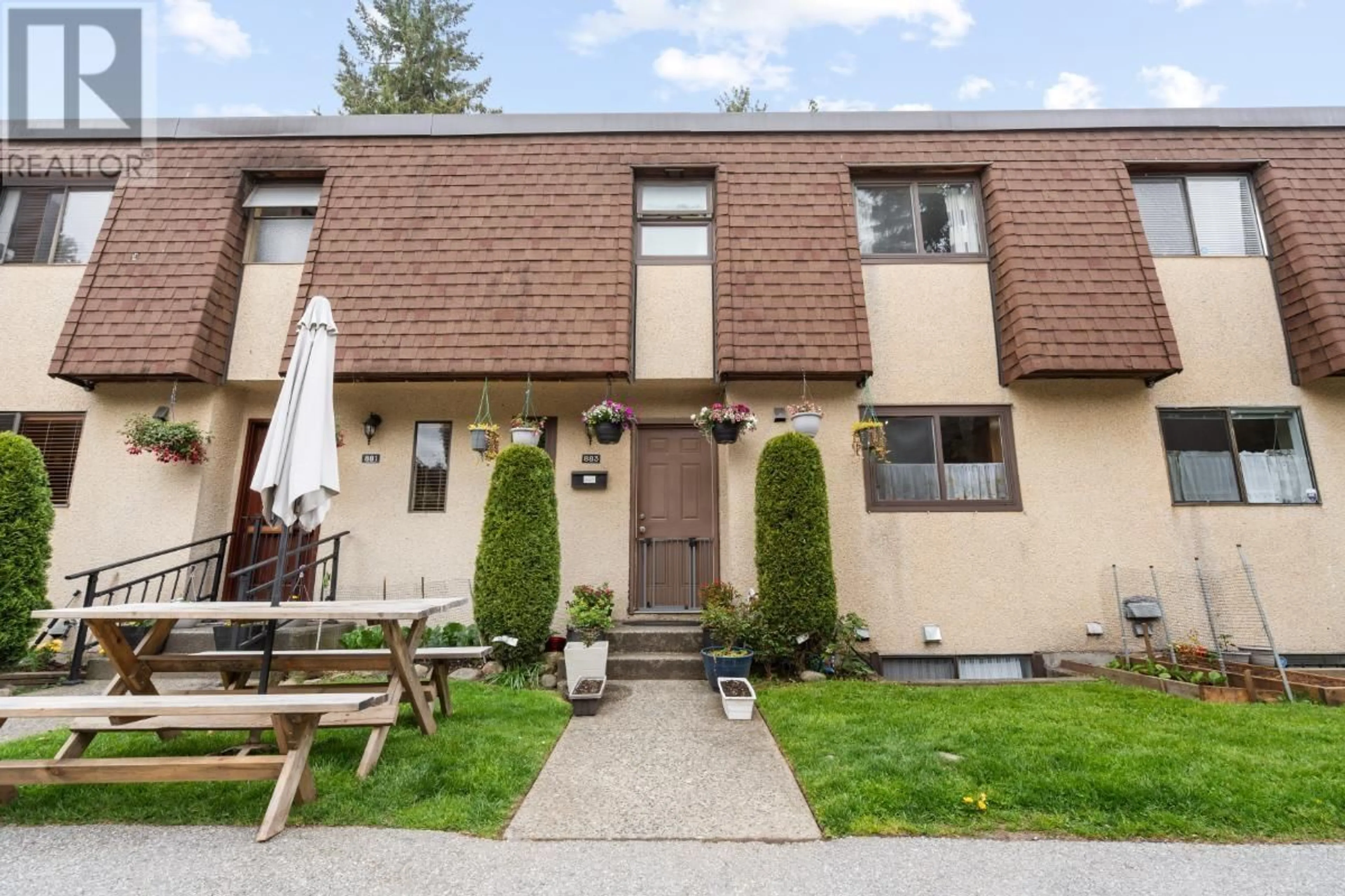 Patio, street for 883 OLD LILLOOET ROAD, North Vancouver British Columbia V7J2H6