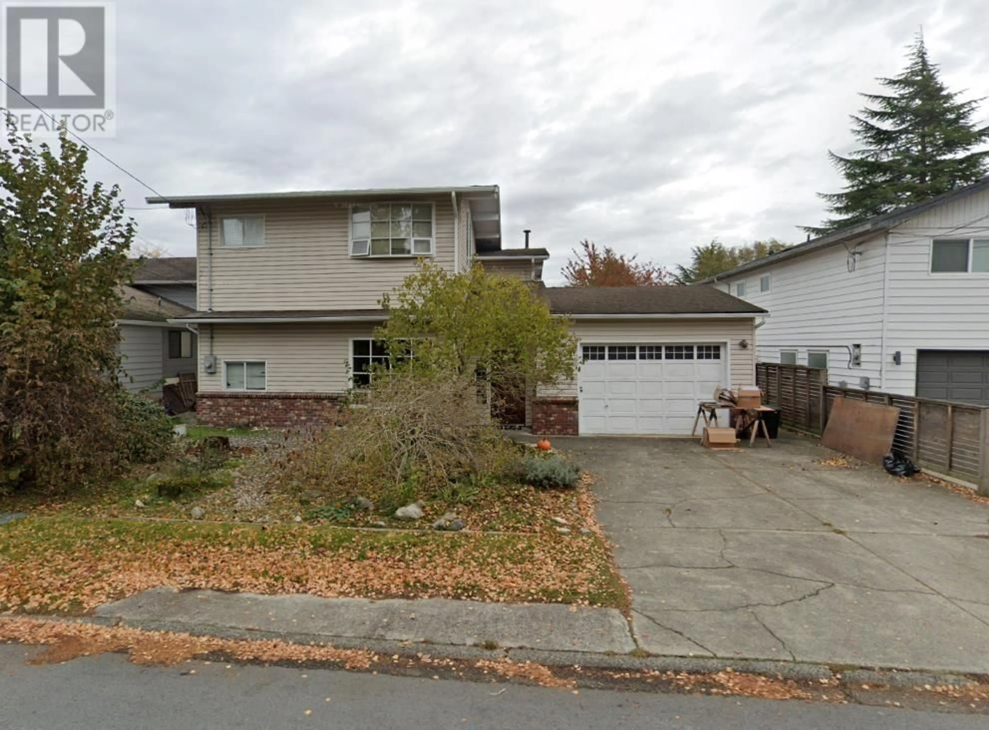 A pic from outside/outdoor area/front of a property/back of a property/a pic from drone, street for 4700 55B STREET, Delta British Columbia V4K3B7