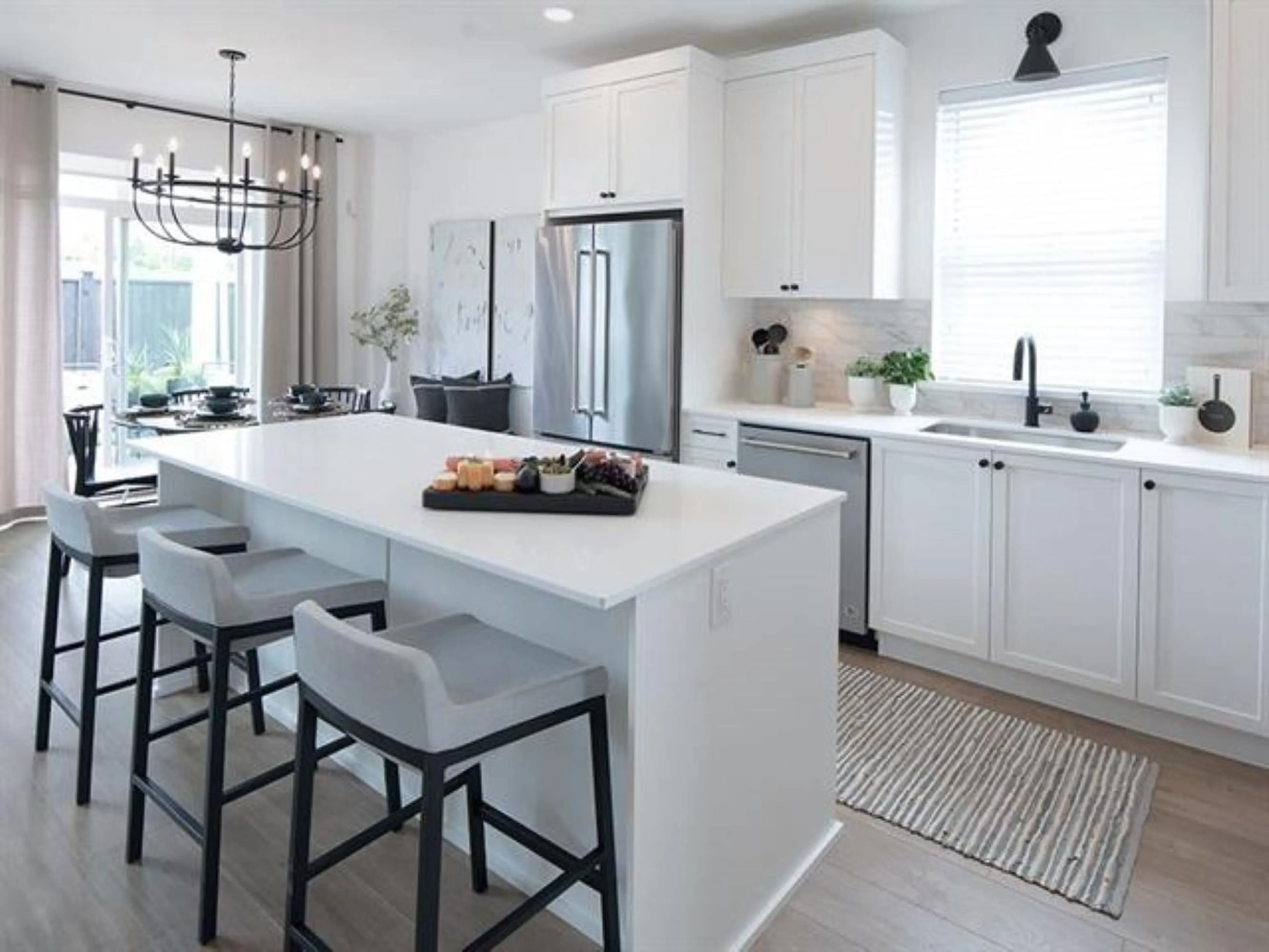 Open concept kitchen, ceramic/tile floor for 15 - 5528 148, Surrey British Columbia V3S3B4