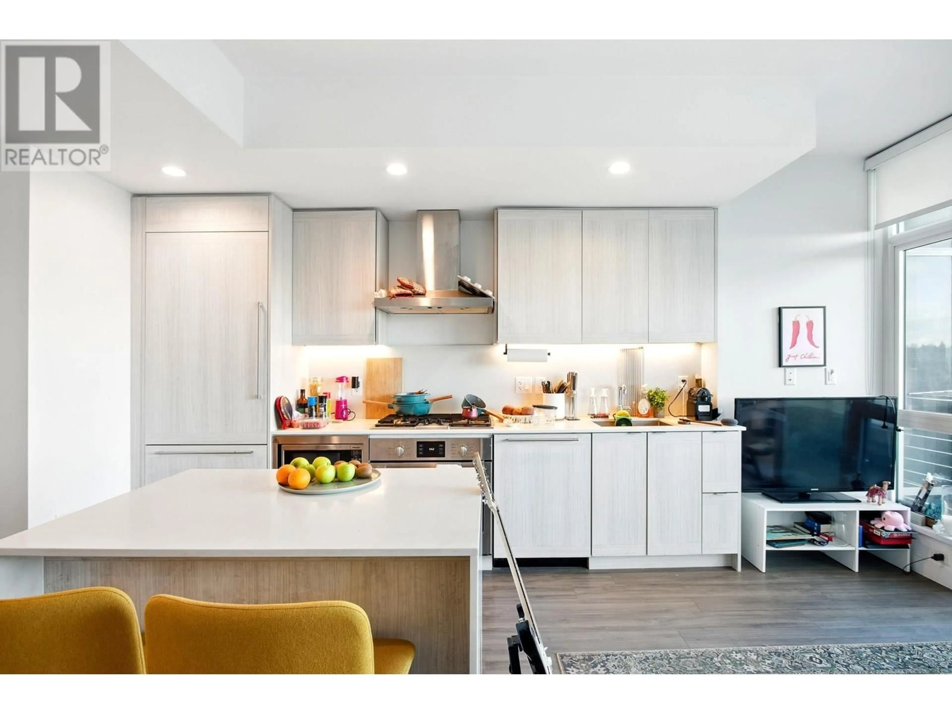 Contemporary kitchen, unknown for 1203 - 2351 BETA AVENUE, Burnaby British Columbia V5C0M2