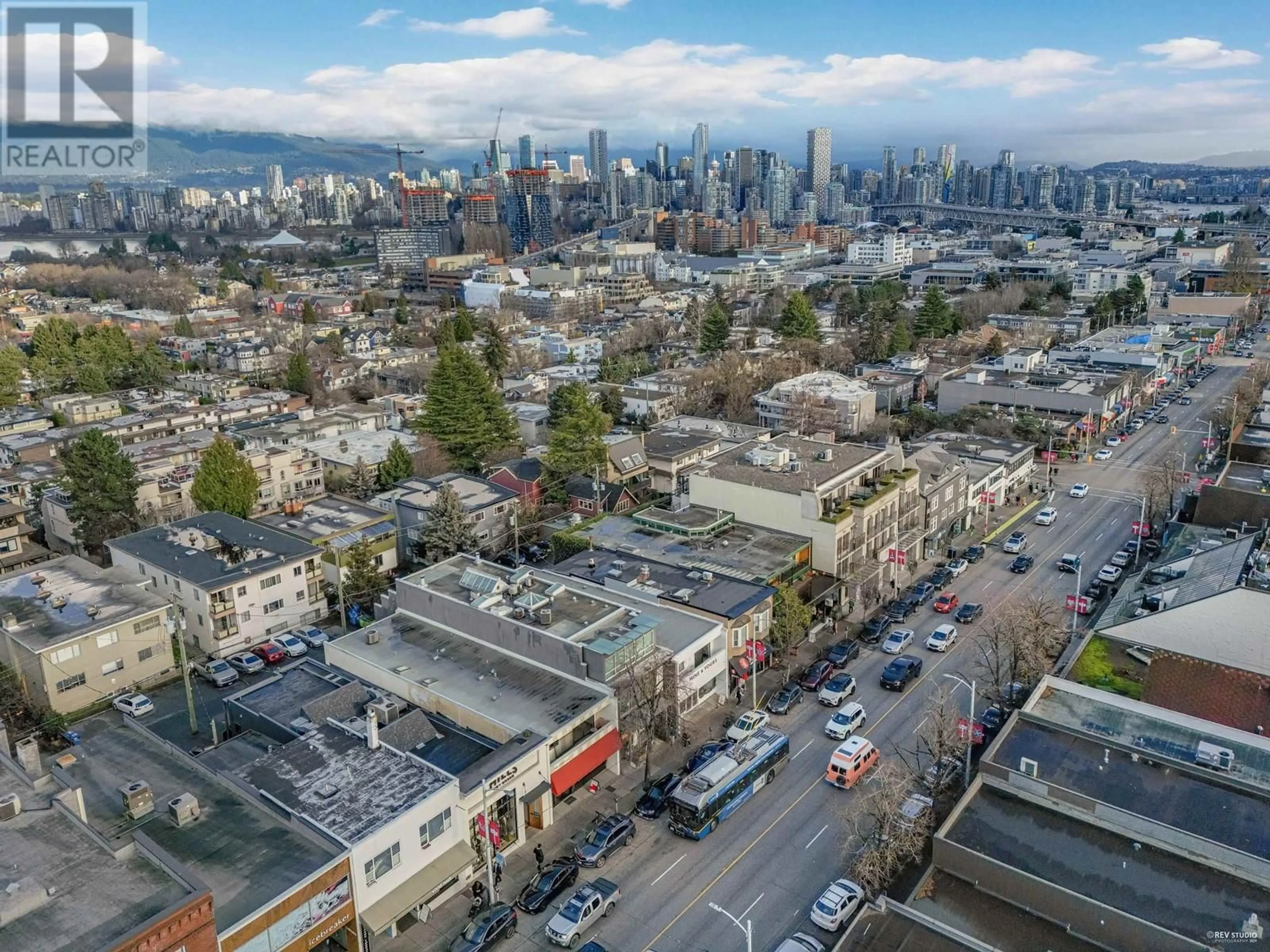 A pic from outside/outdoor area/front of a property/back of a property/a pic from drone, city buildings view from balcony for PH - 2065 4TH AVENUE, Vancouver British Columbia V6J1N3