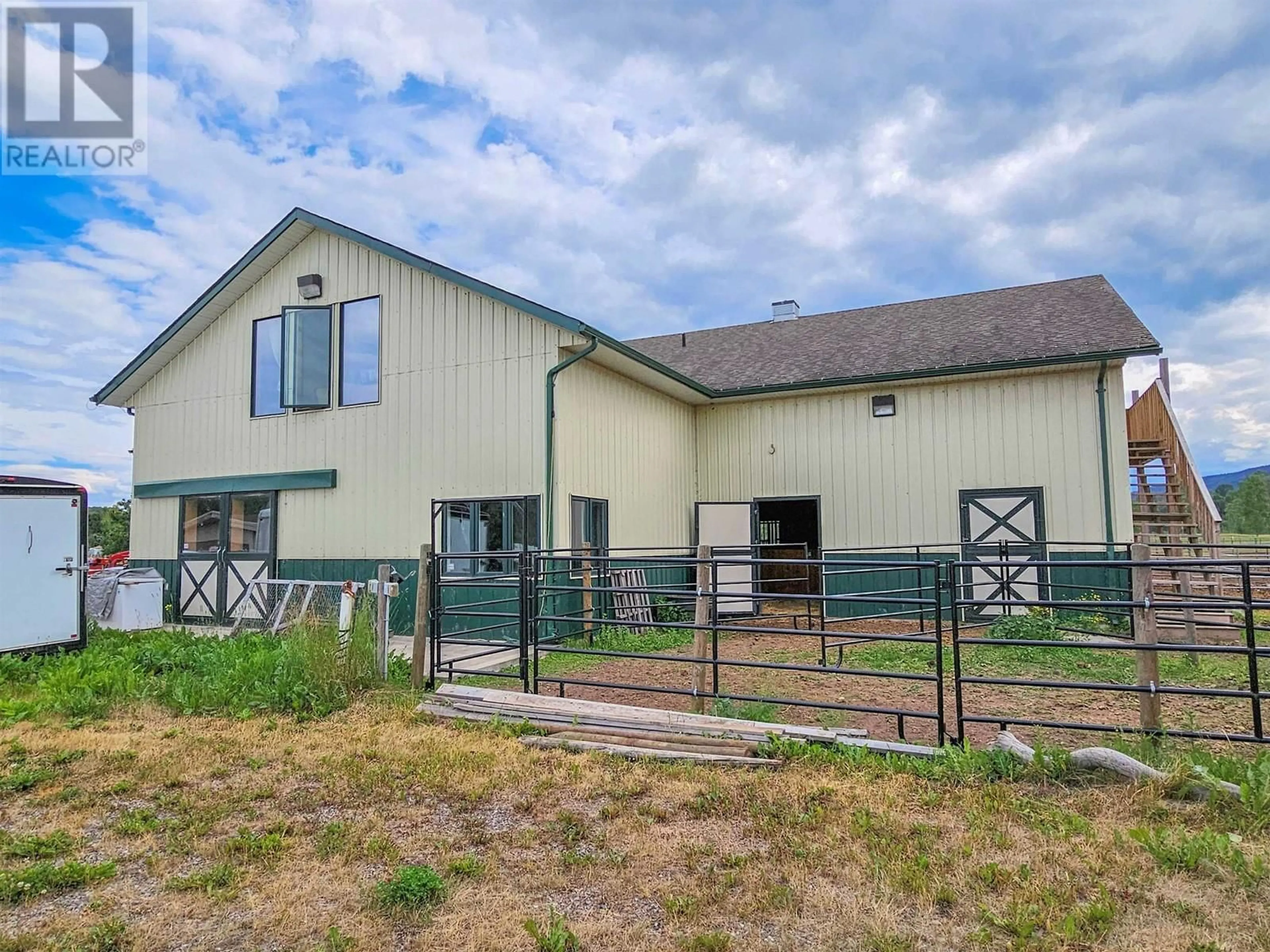 Home with vinyl exterior material, building for 2805 DOHLER ROAD, Smithers British Columbia V0J2N4