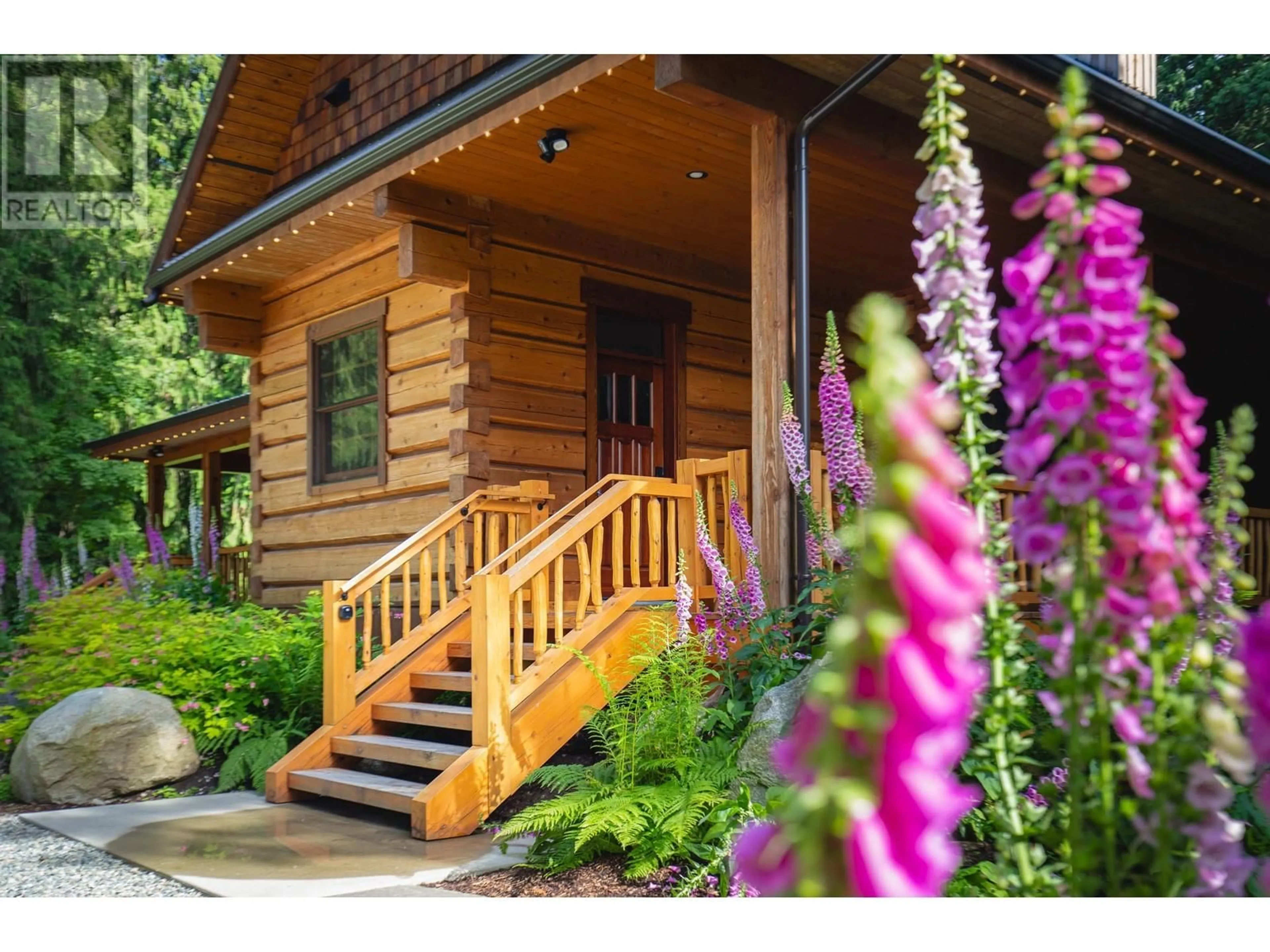 Indoor entryway for 1710 HIGHWAY 99, Pemberton British Columbia V0N2L0