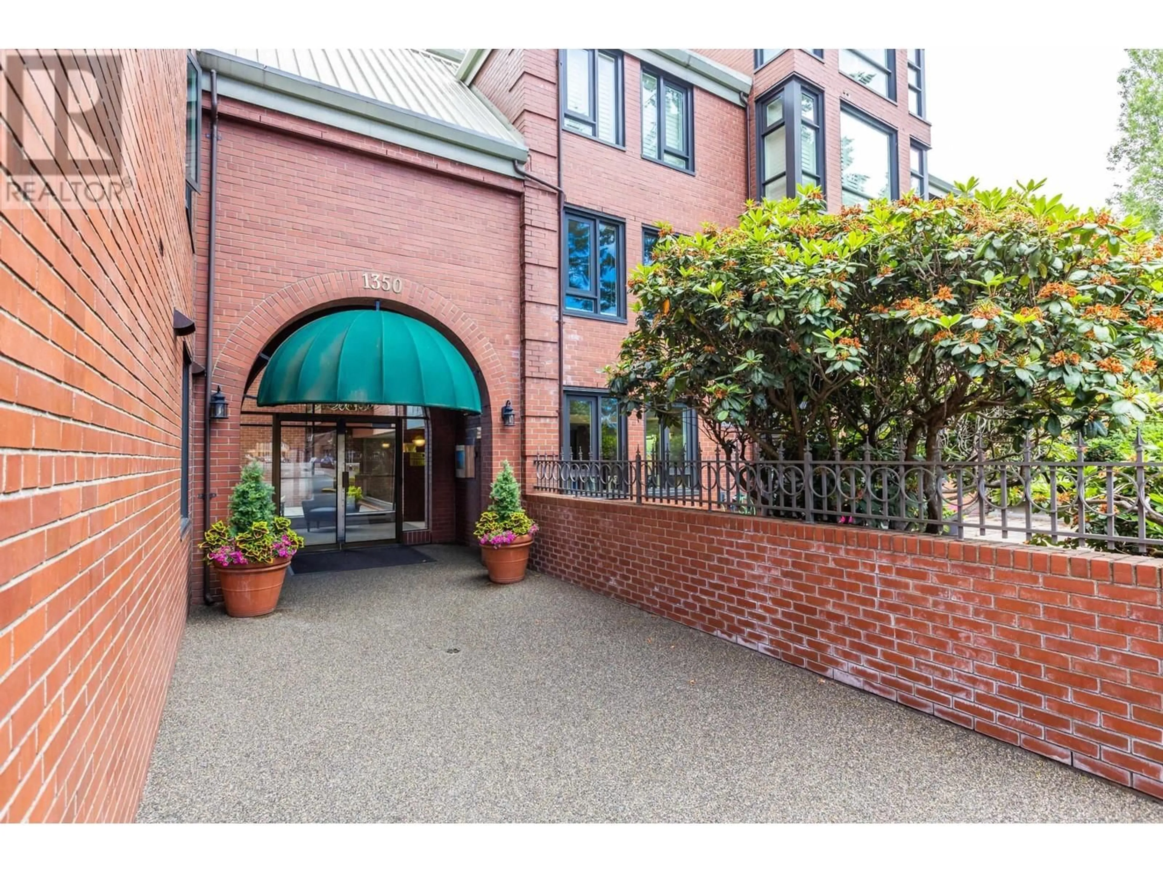 Indoor foyer for 509 - 1350 VIEW CRESCENT, Delta British Columbia V4L2K3