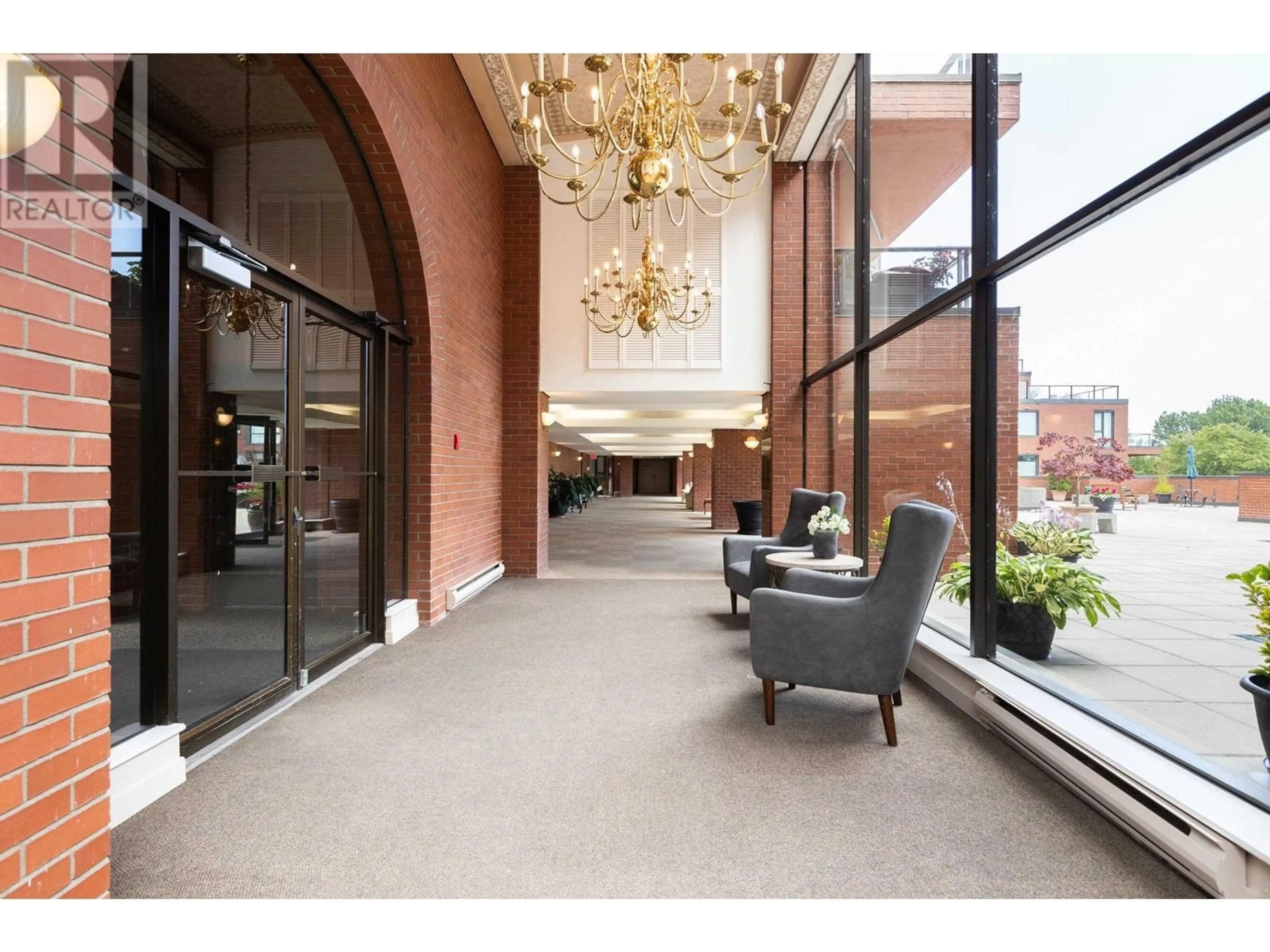 Indoor foyer for 509 - 1350 VIEW CRESCENT, Delta British Columbia V4L2K3