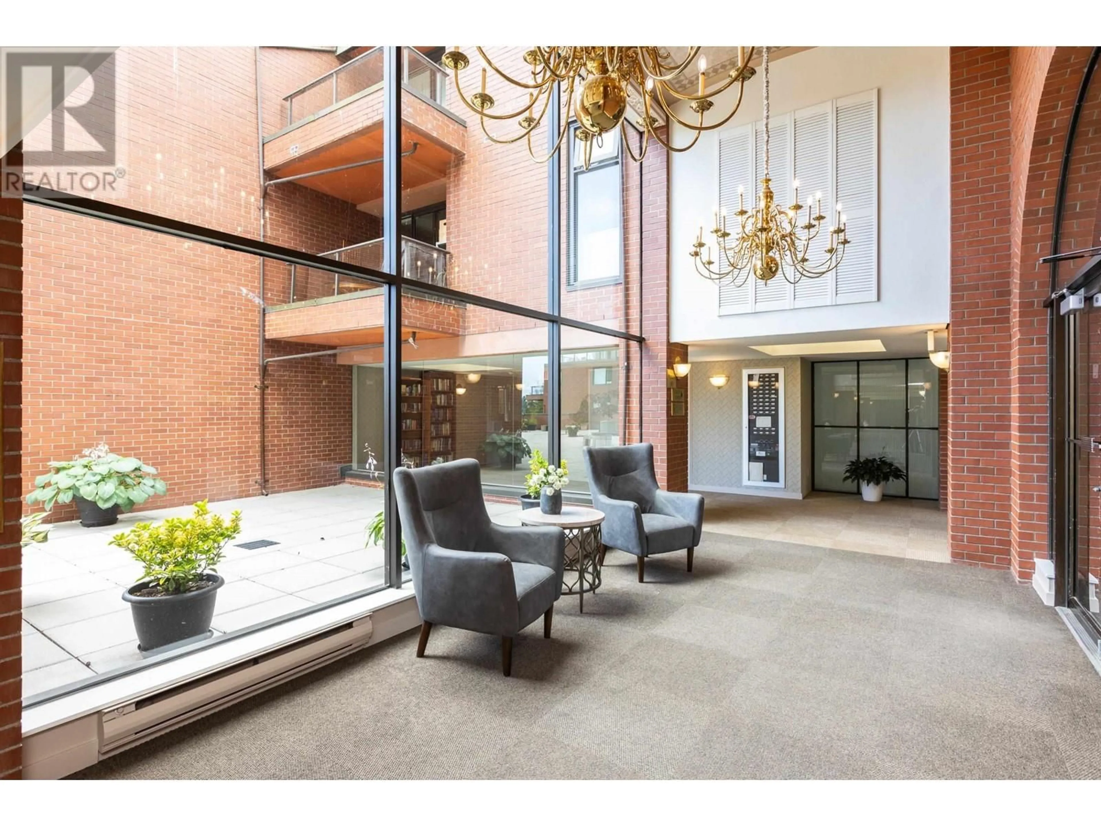 Indoor foyer for 509 - 1350 VIEW CRESCENT, Delta British Columbia V4L2K3