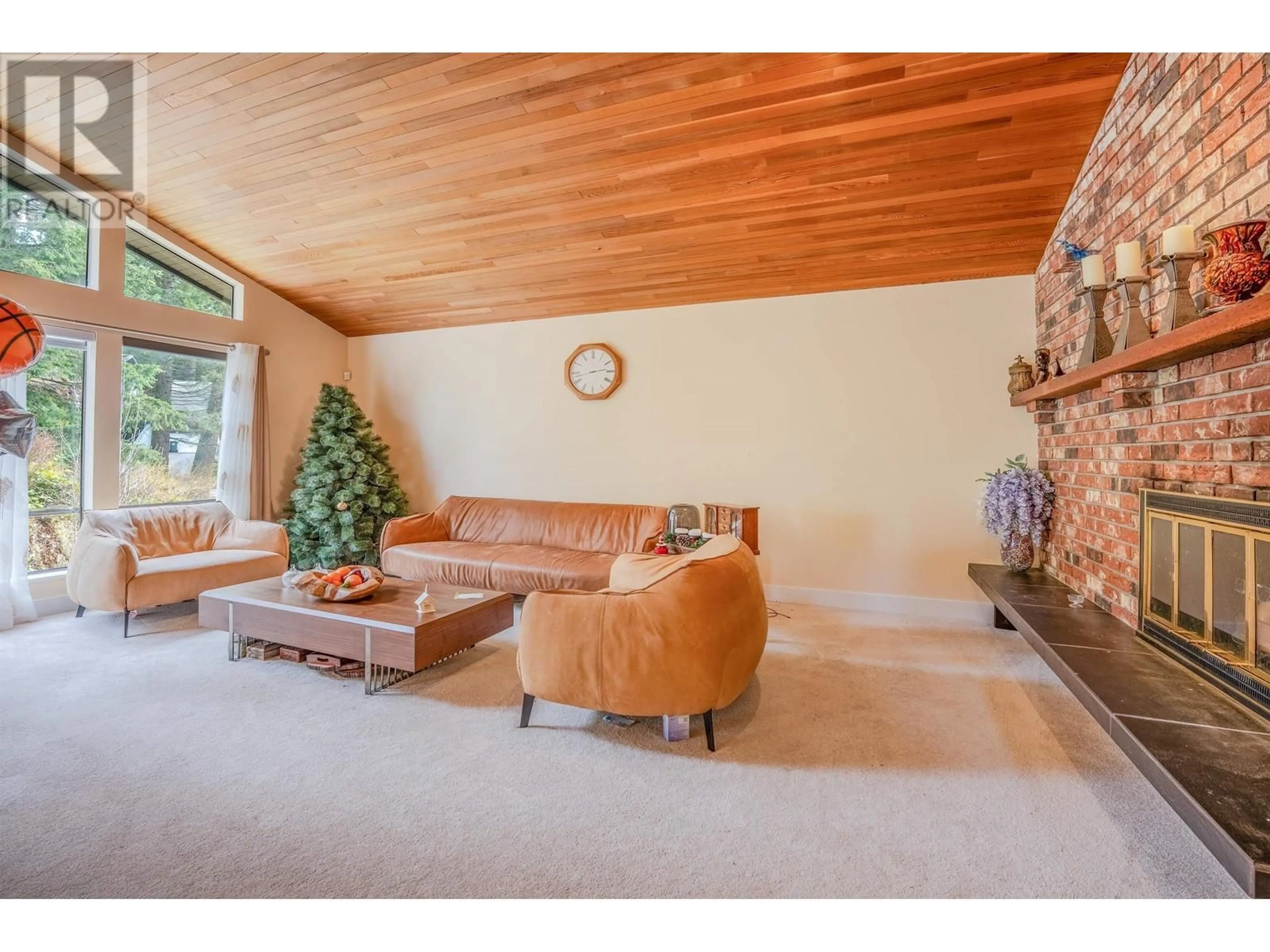 Living room with furniture, unknown for 5535 HUCKLEBERRY LANE, North Vancouver British Columbia V7R4N9