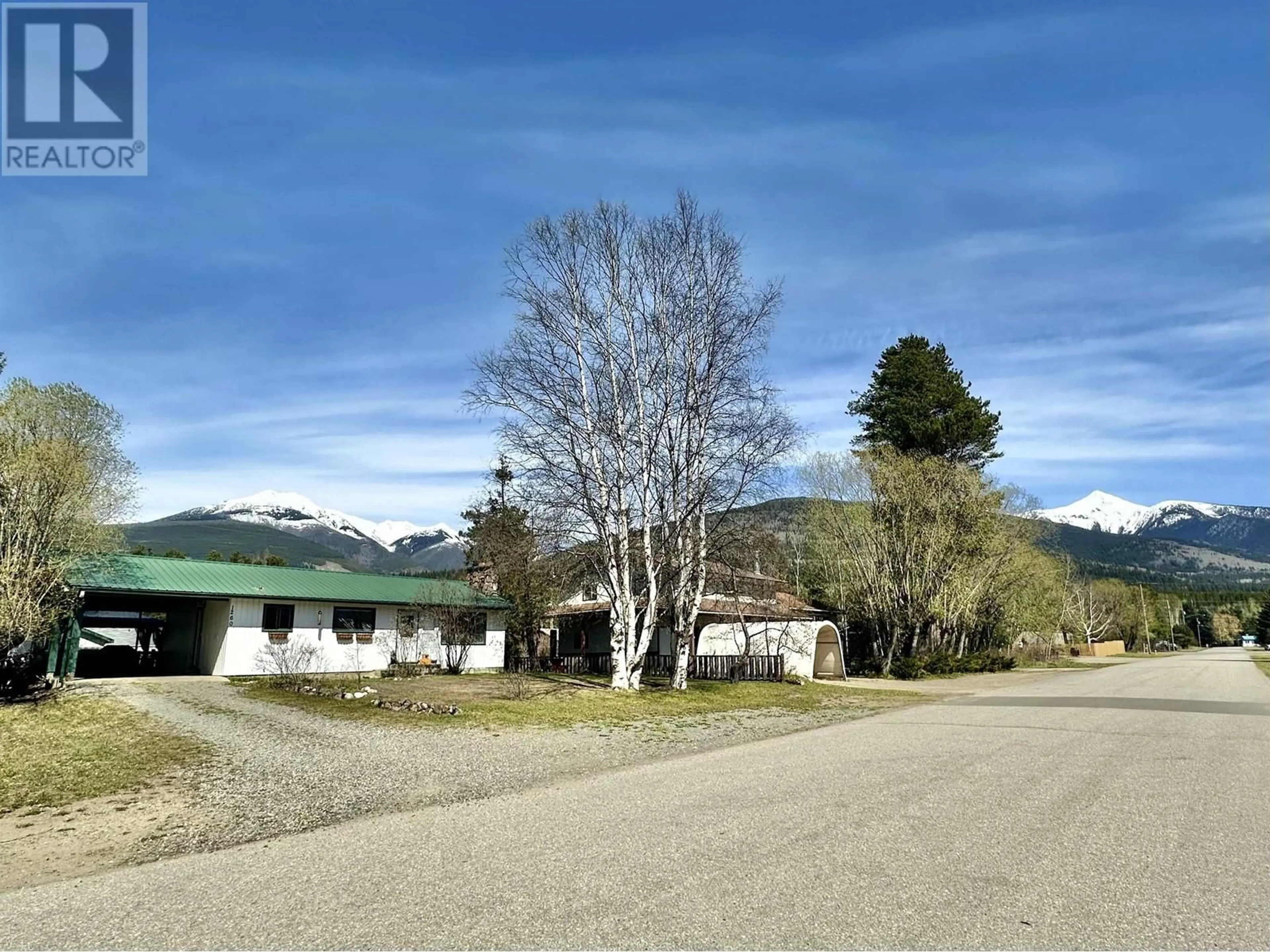 A pic from outside/outdoor area/front of a property/back of a property/a pic from drone, mountain view for 1260 3RD AVENUE, Valemount British Columbia V0E2Z0