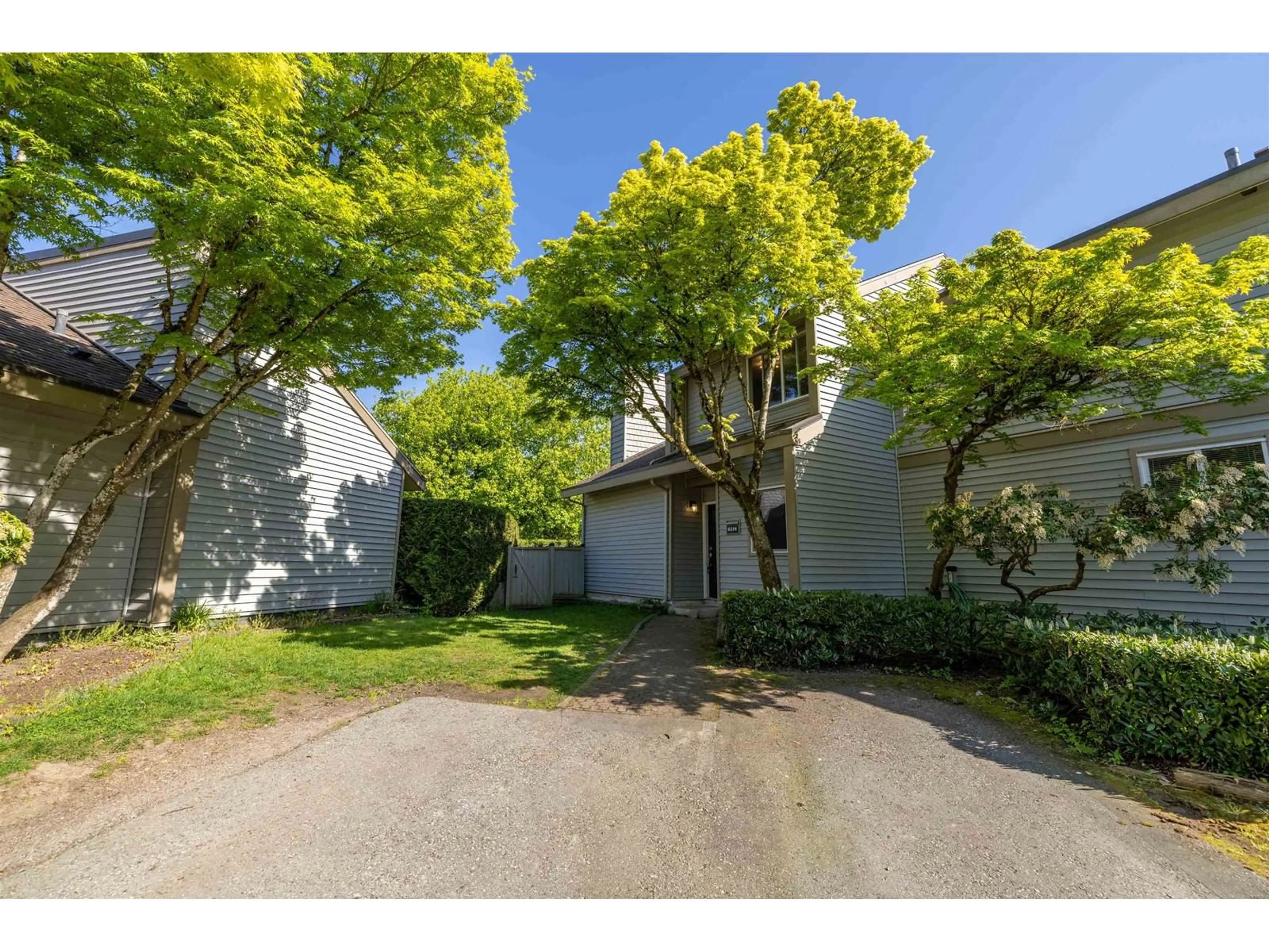 A pic from outside/outdoor area/front of a property/back of a property/a pic from drone, street for 6216 GREENSIDE WEST, Surrey British Columbia V3S5M8