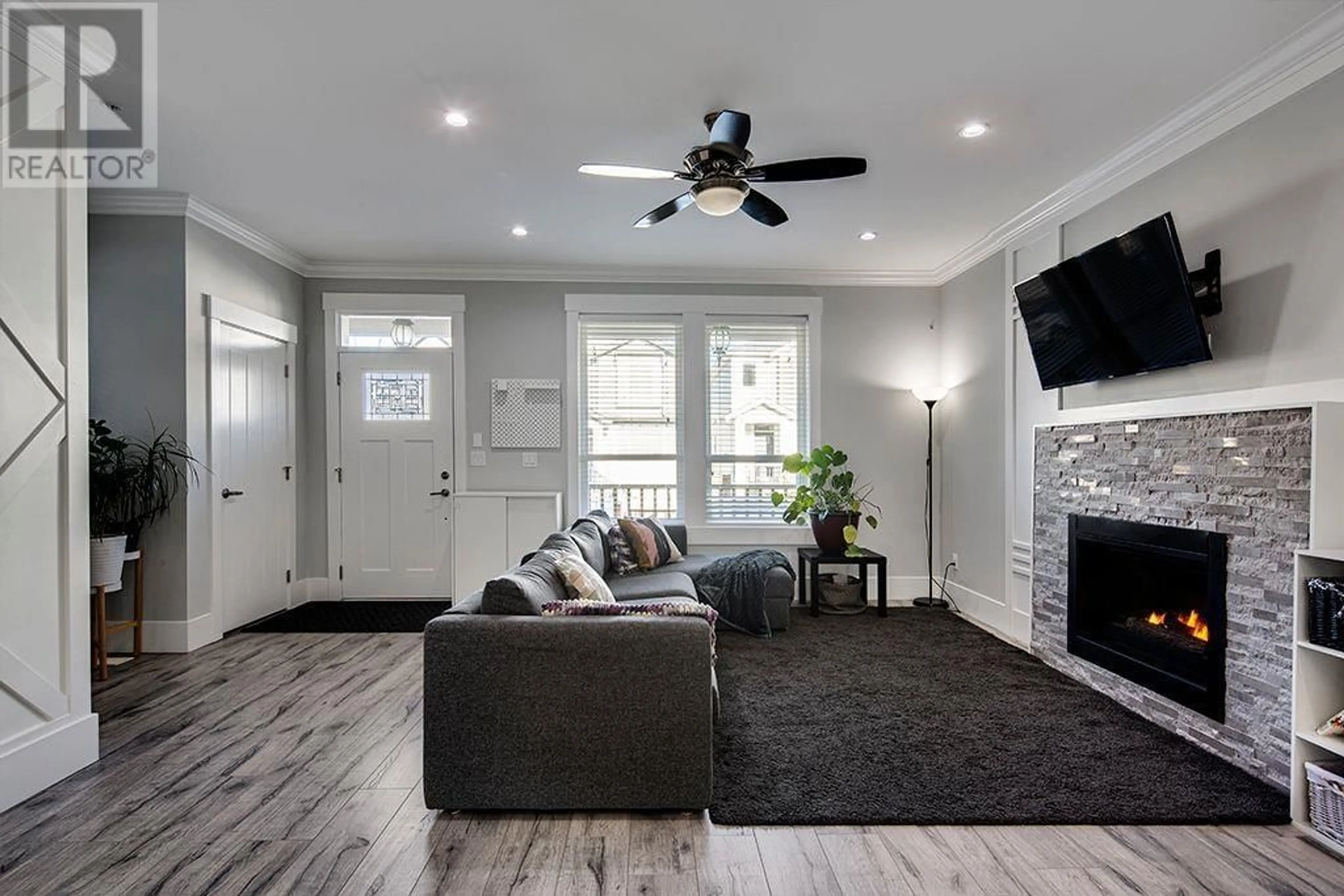 Living room with furniture, unknown for 24292 101A AVENUE, Maple Ridge British Columbia V2W0C2