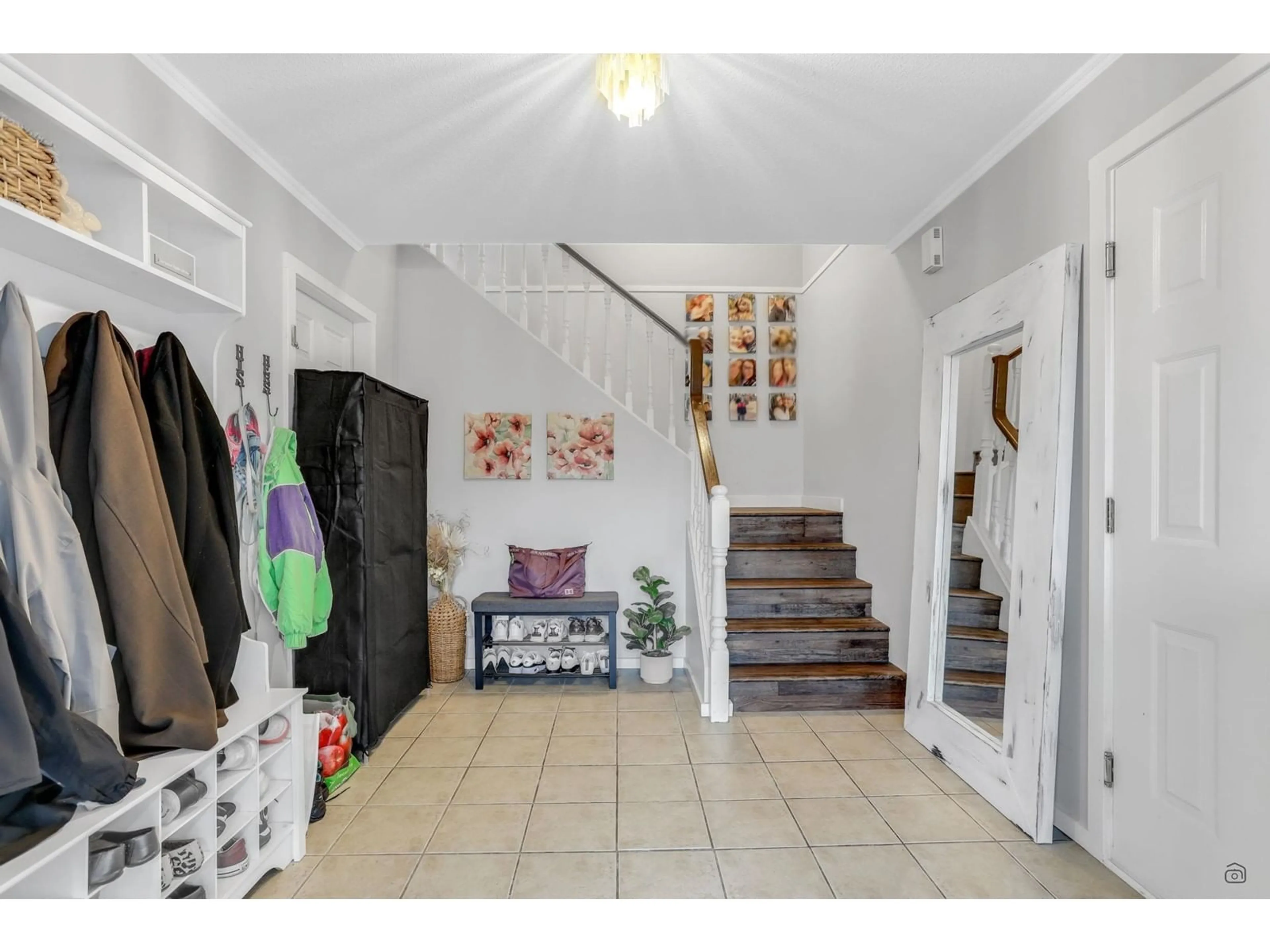 Indoor foyer for 19020 60A, Surrey British Columbia V3S8C9