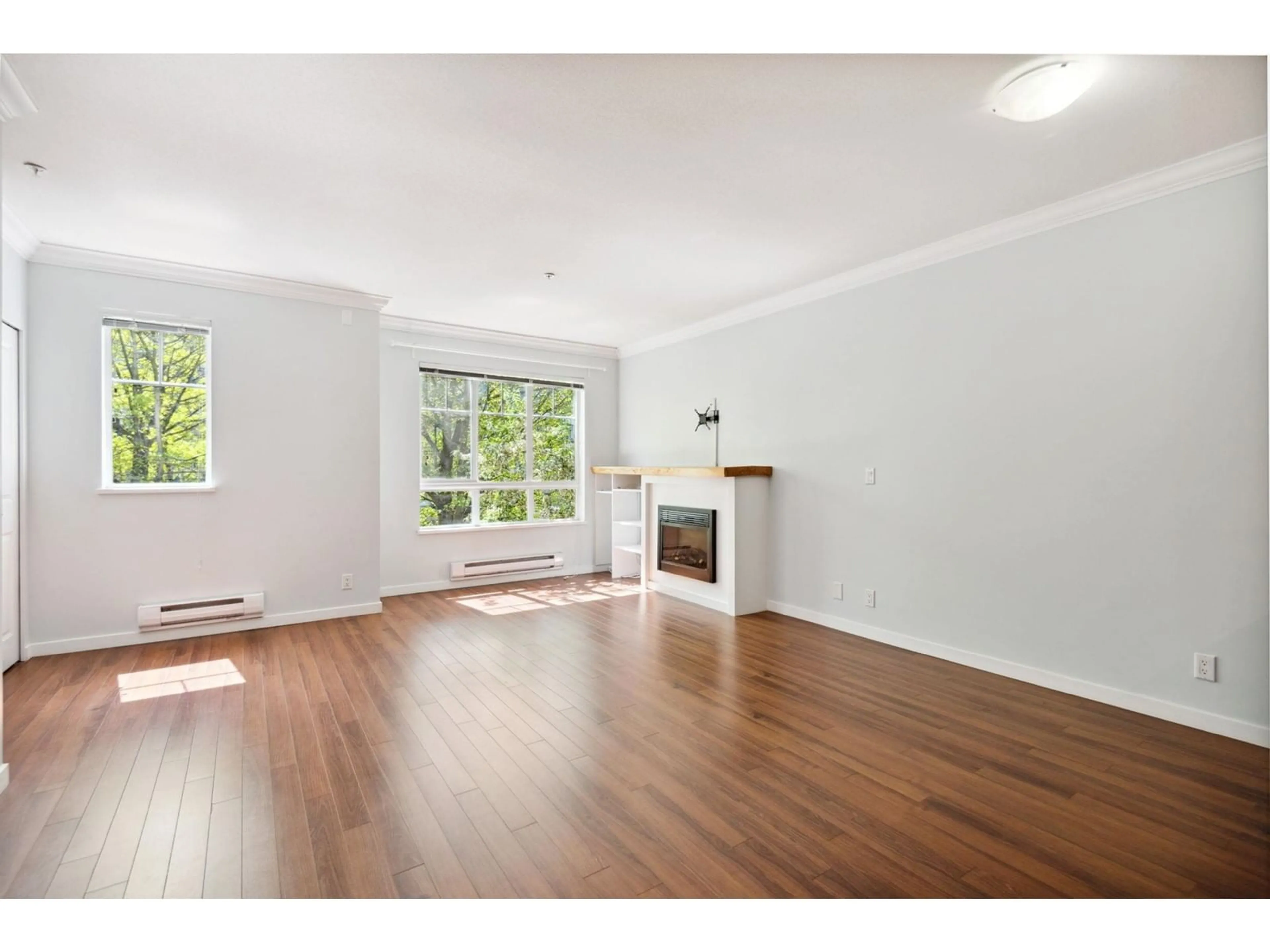 A pic of a room for 1 - 13239 OLD YALE, Surrey British Columbia V3T3C5