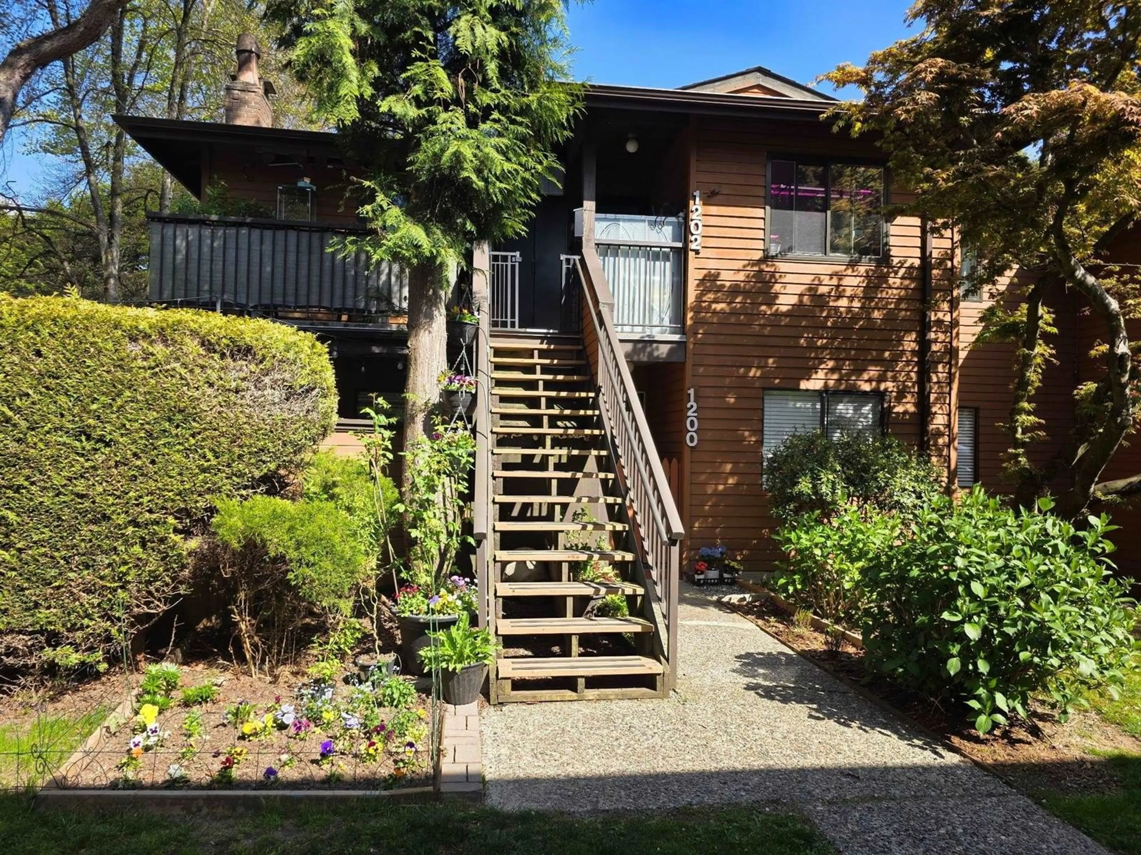 A pic from outside/outdoor area/front of a property/back of a property/a pic from drone, street for 1202 - 10620 150, Surrey British Columbia V3R7S1
