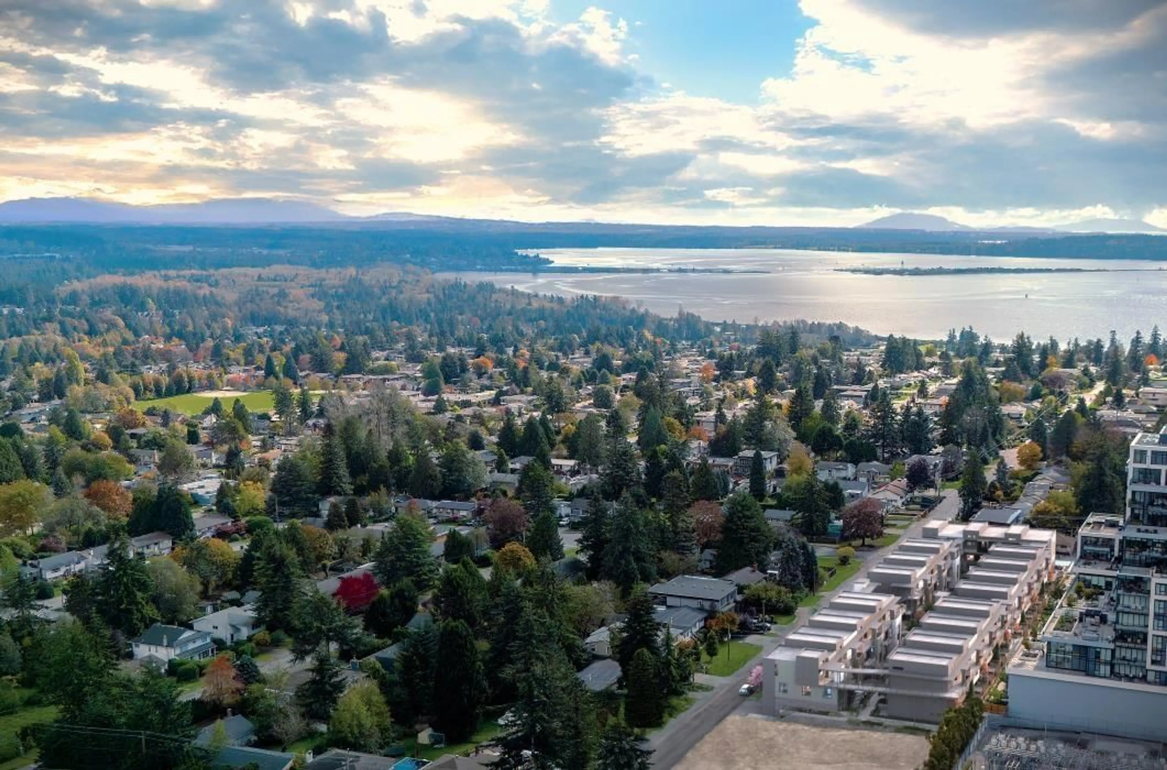 A pic from outside/outdoor area/front of a property/back of a property/a pic from drone, mountain view for 313 - 1539 MAPLE, White Rock British Columbia V4B4N4