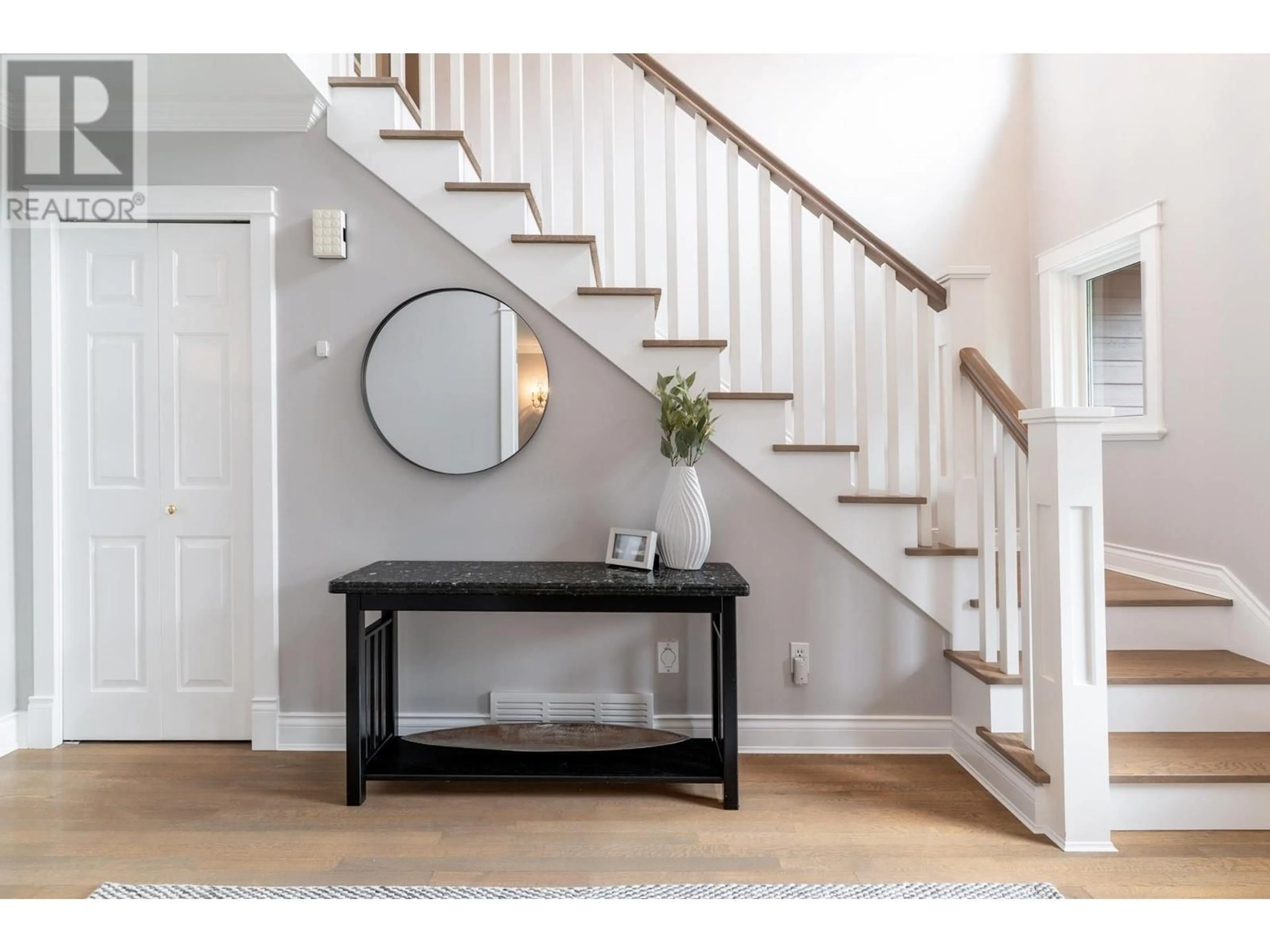 Indoor entryway for 21463 126 AVENUE, Maple Ridge British Columbia V4R2H4