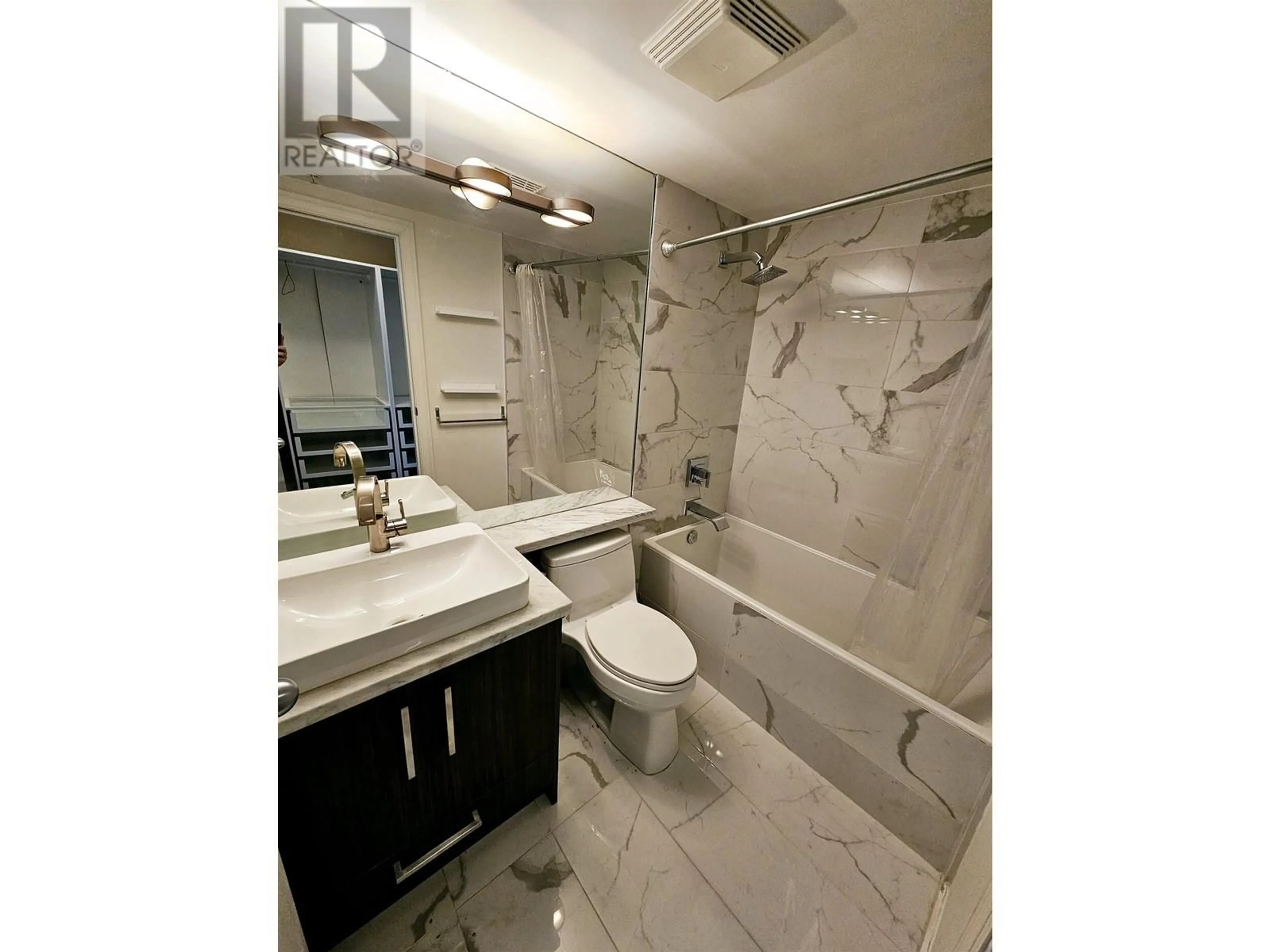 Standard bathroom, ceramic/tile floor for 3302 - 193 AQUARIUS MEWS, Vancouver British Columbia V6Z2Z2