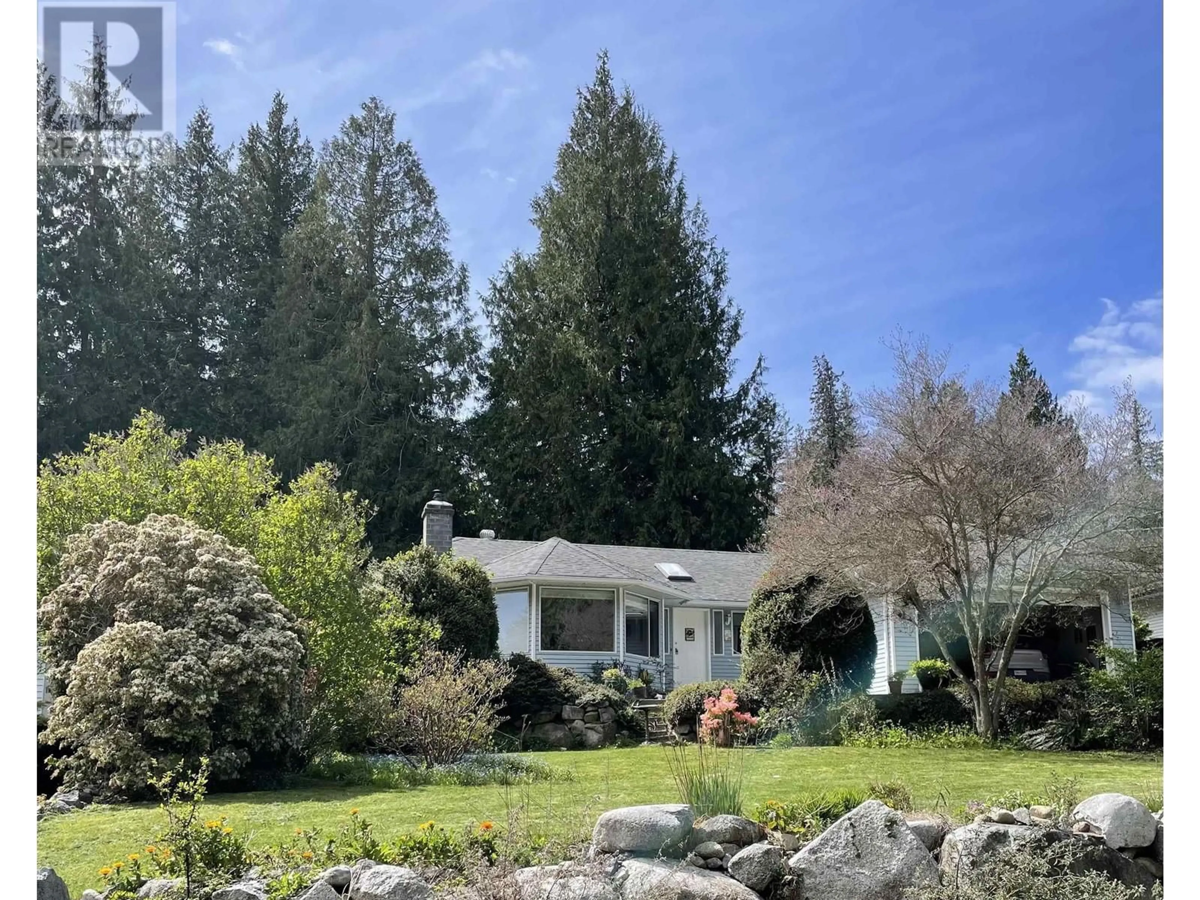 Home with vinyl exterior material, unknown for 7639 EUREKA AVENUE, Halfmoon Bay British Columbia V7Z1A1