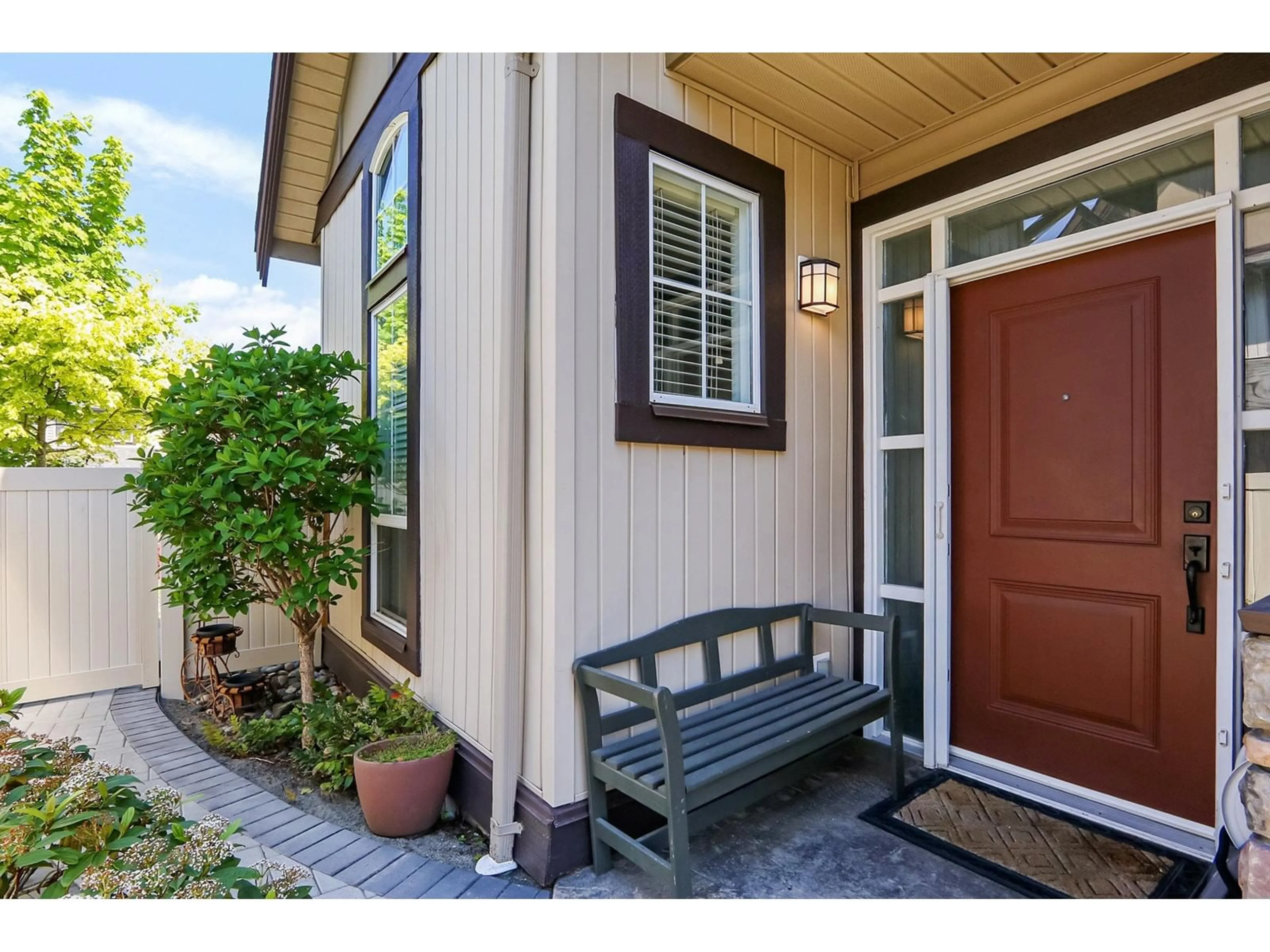 Indoor entryway for 40 - 6577 SOUTHDOWNE PLACE, Chilliwack British Columbia V2R0H4