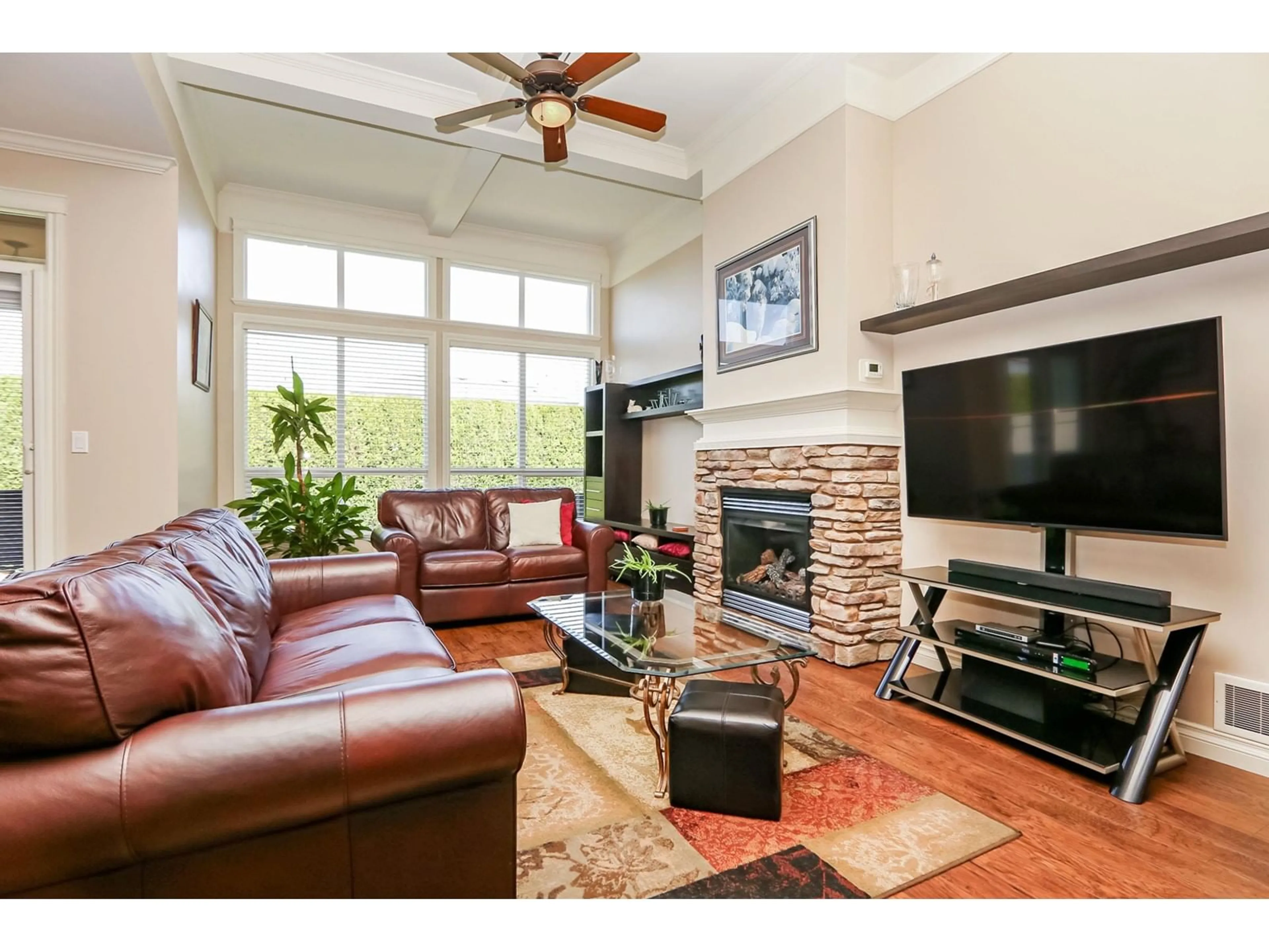 Living room with furniture, unknown for 51 - 6577 SOUTHDOWNE PLACE, Chilliwack British Columbia V2R0H4
