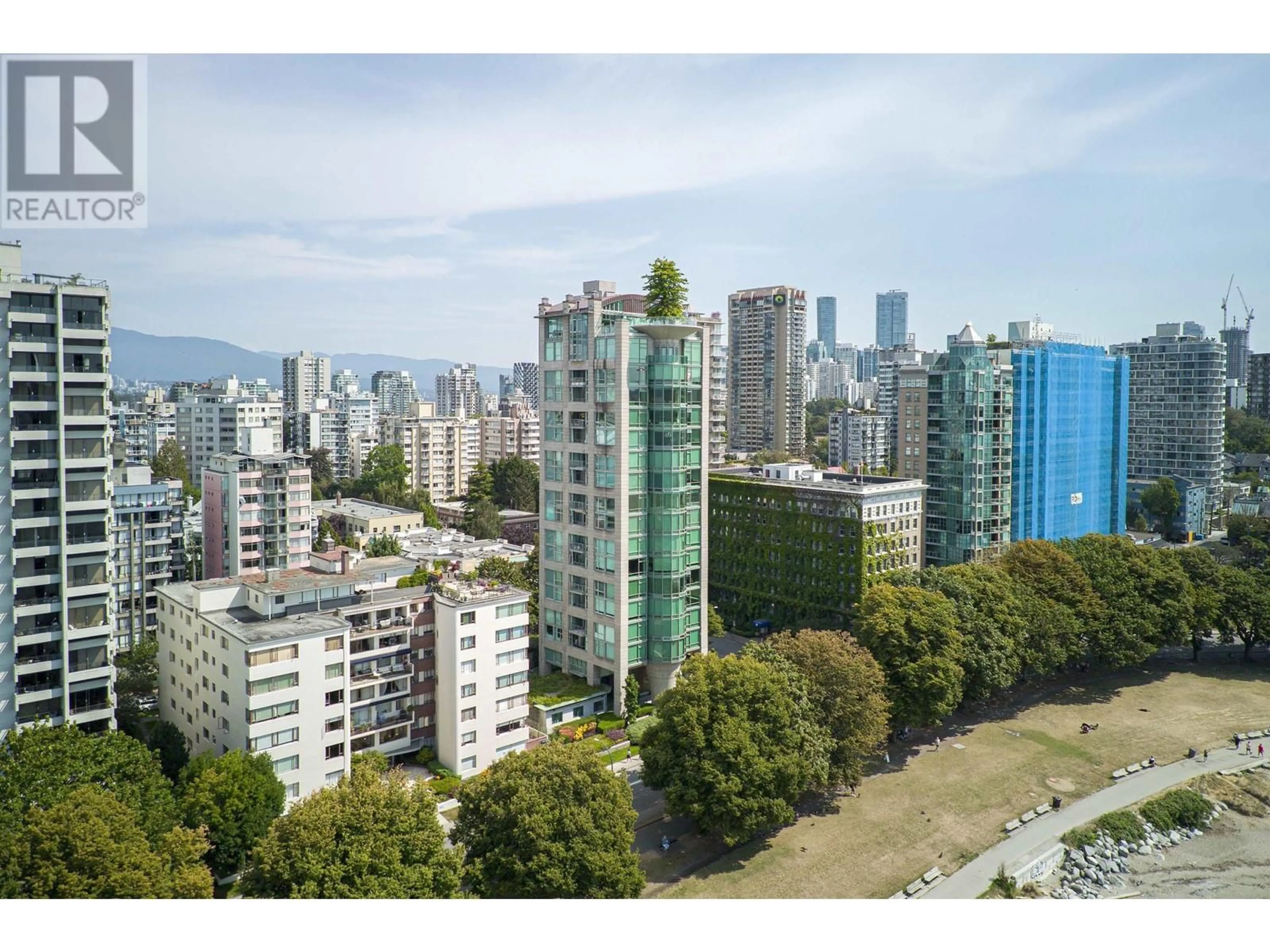 A pic from outside/outdoor area/front of a property/back of a property/a pic from drone, city buildings view from balcony for 1600 - 1919 BEACH AVENUE, Vancouver British Columbia V6G1Z2