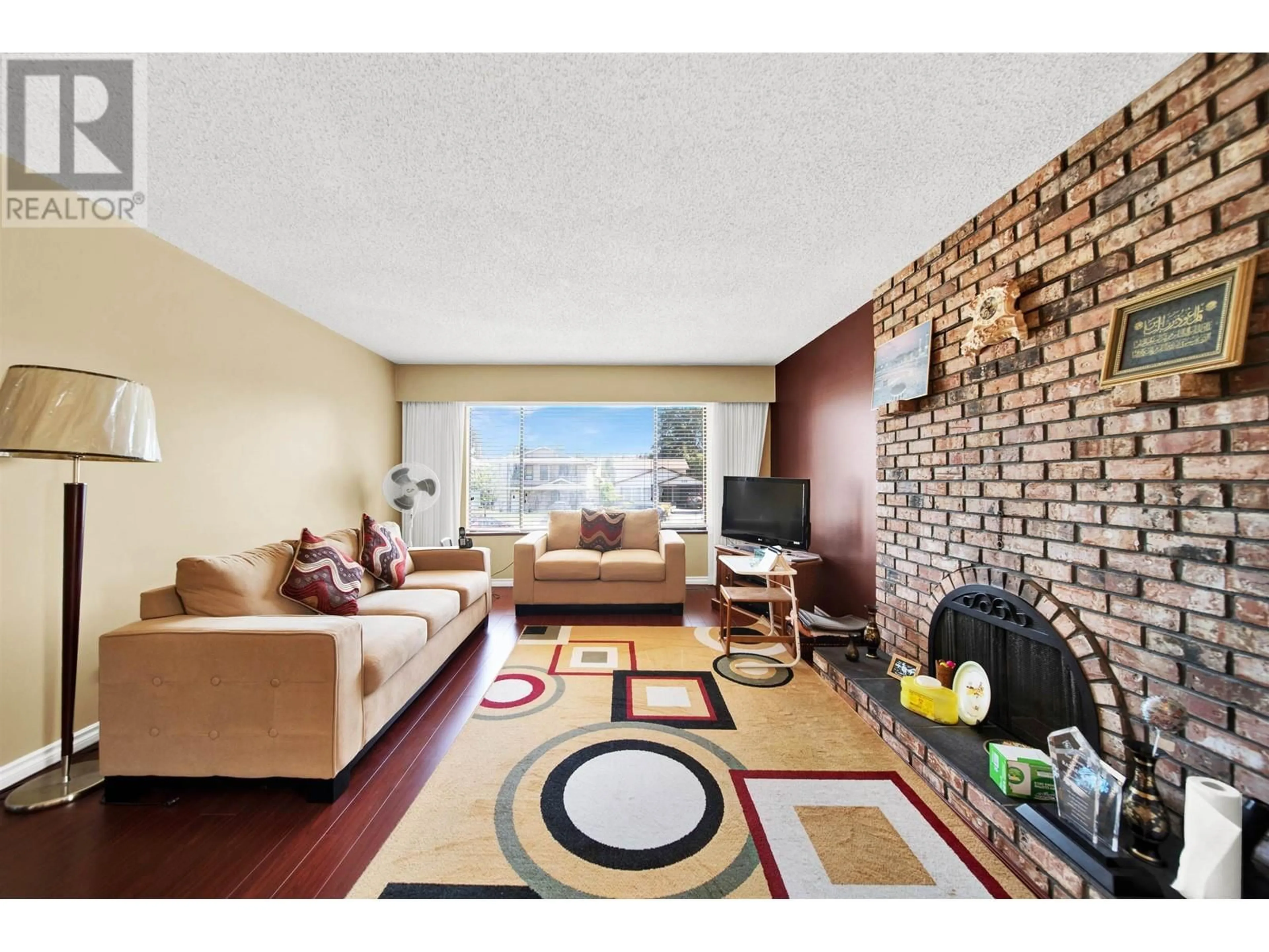 Living room with furniture, unknown for 1238 WISE COURT, Coquitlam British Columbia V3E1H9