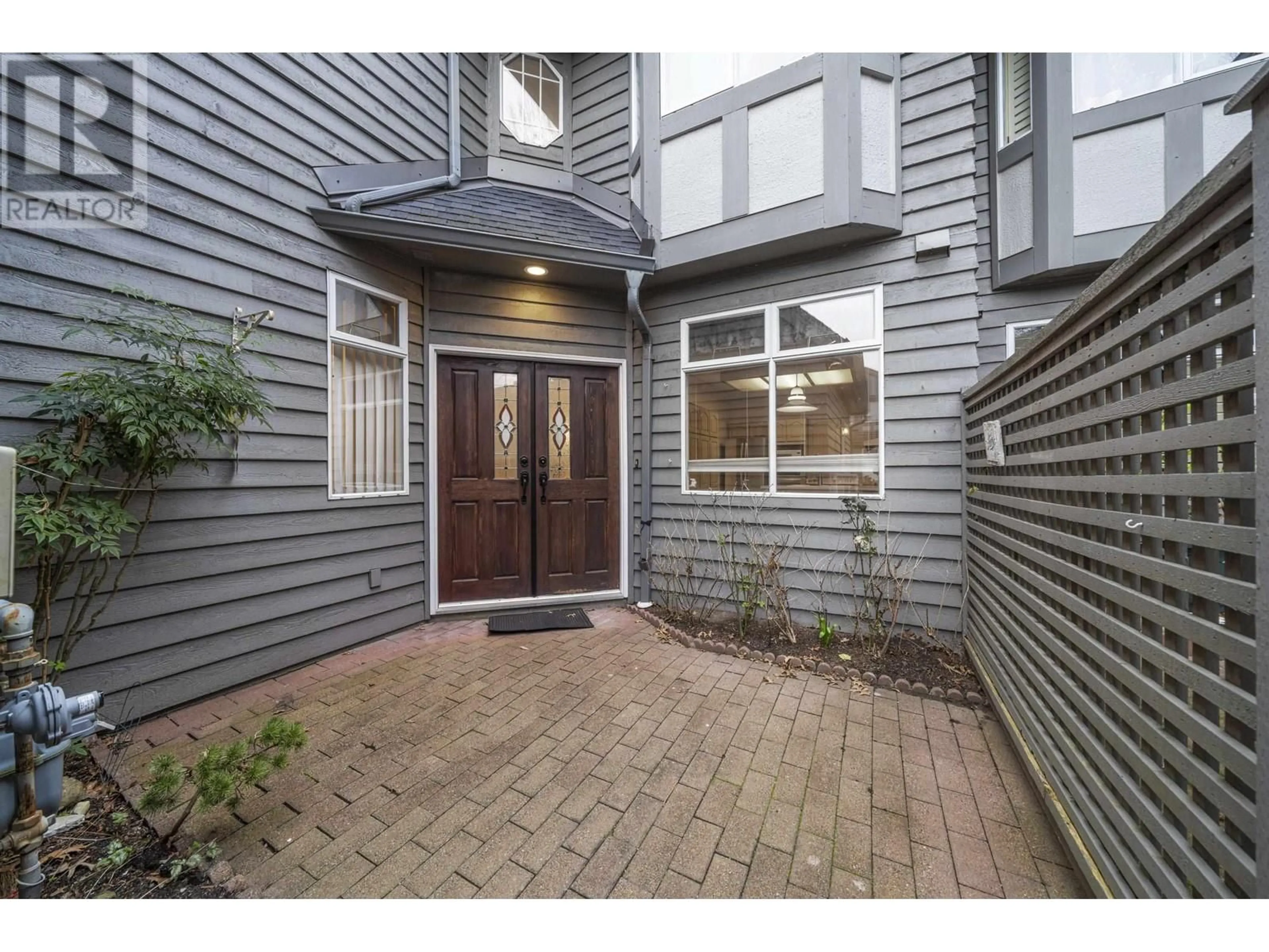 Indoor entryway for 32 - 6100 WOODWARDS ROAD, Richmond British Columbia V7E6G8