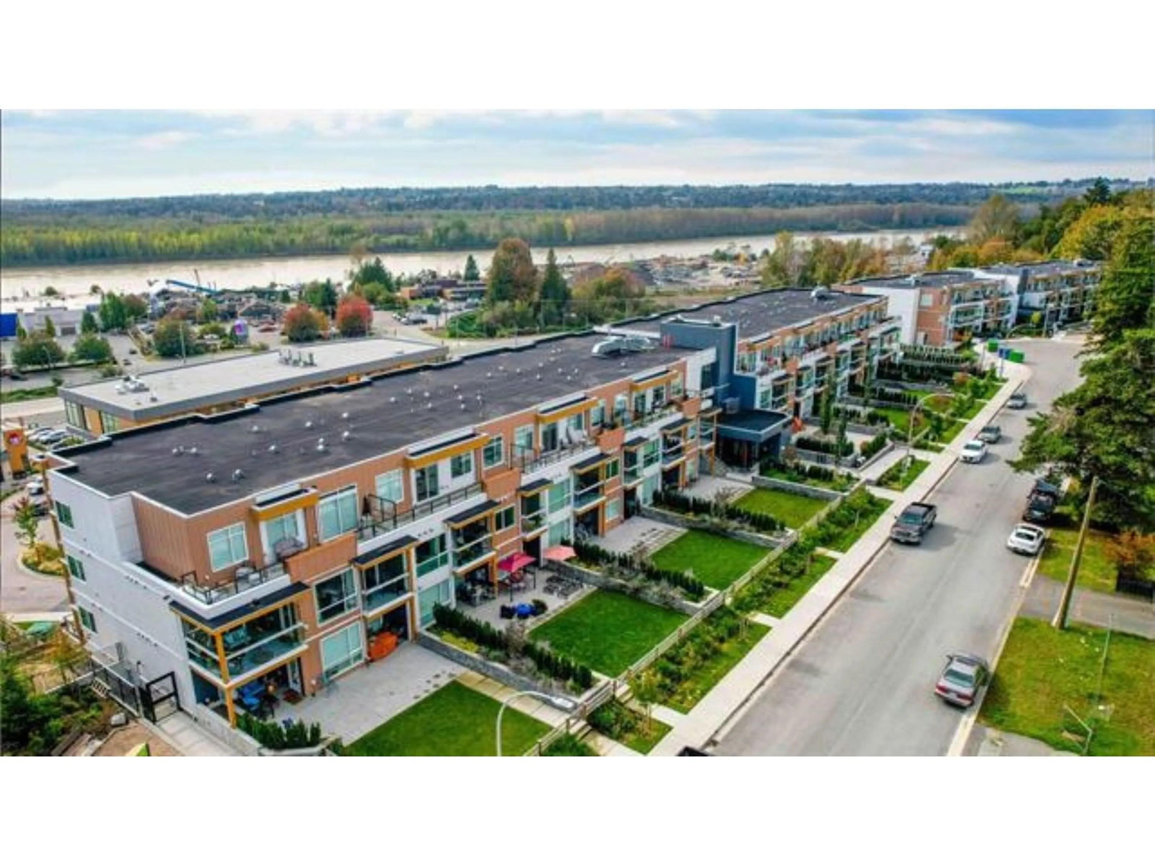 A pic from outside/outdoor area/front of a property/back of a property/a pic from drone, unknown for 320 - 31940 RAVEN, Mission British Columbia V3V0L1