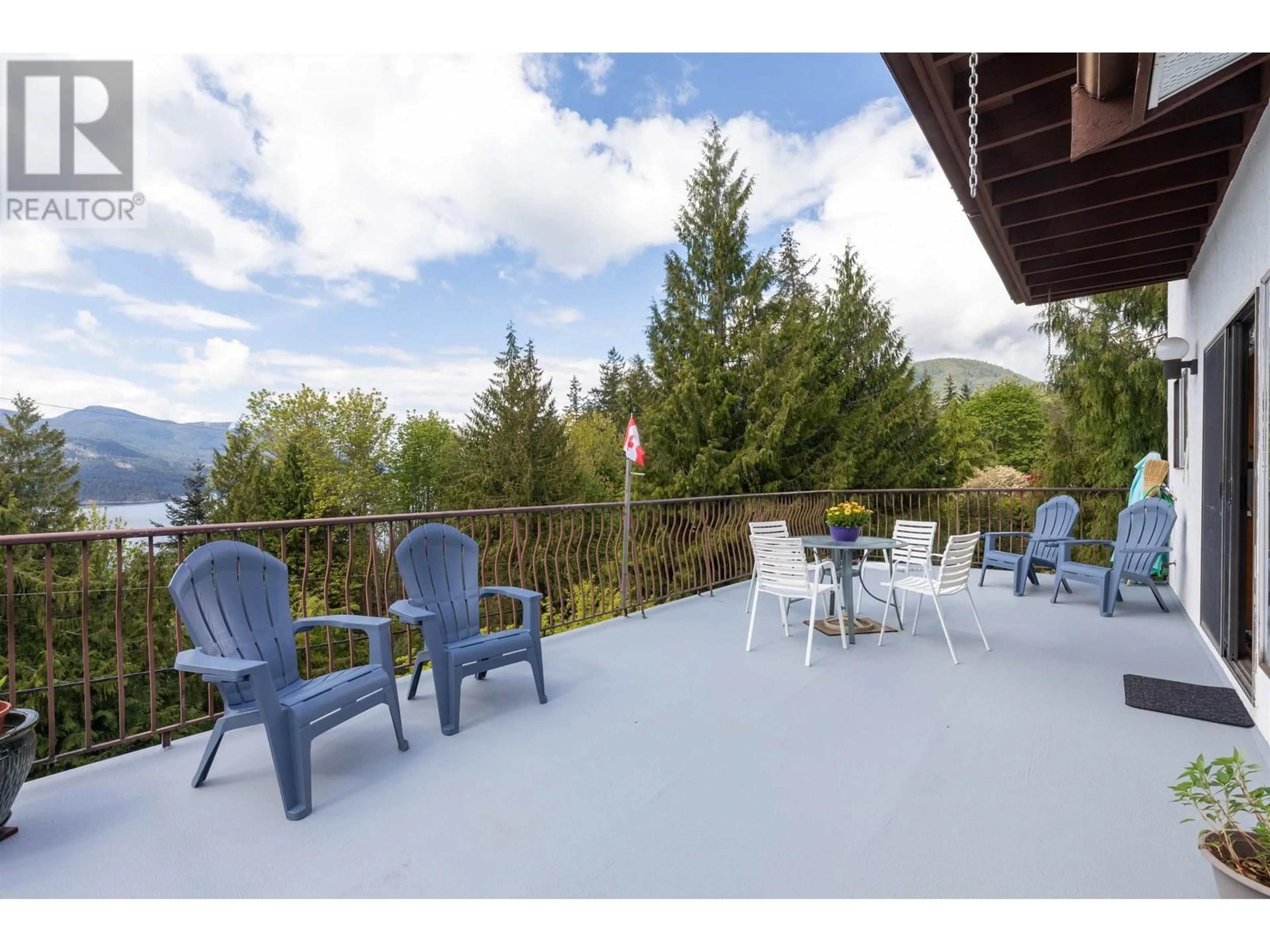 Patio, water/lake/river/ocean view for 5821 DEERHORN DRIVE, Sechelt British Columbia V7Z0E1