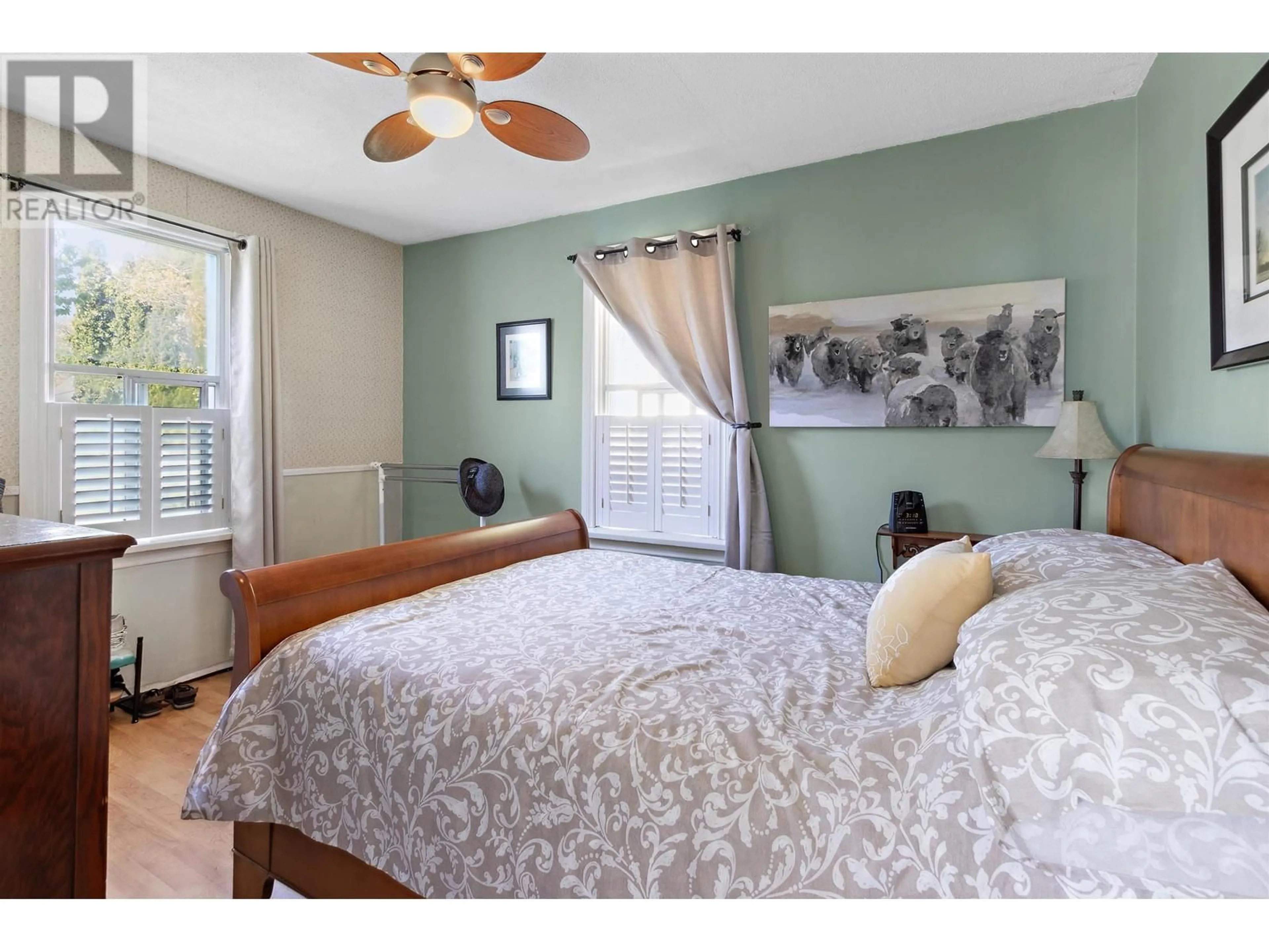 Bedroom with bed, wood/laminate floor for 20283 LORNE AVENUE, Maple Ridge British Columbia V2X1G2