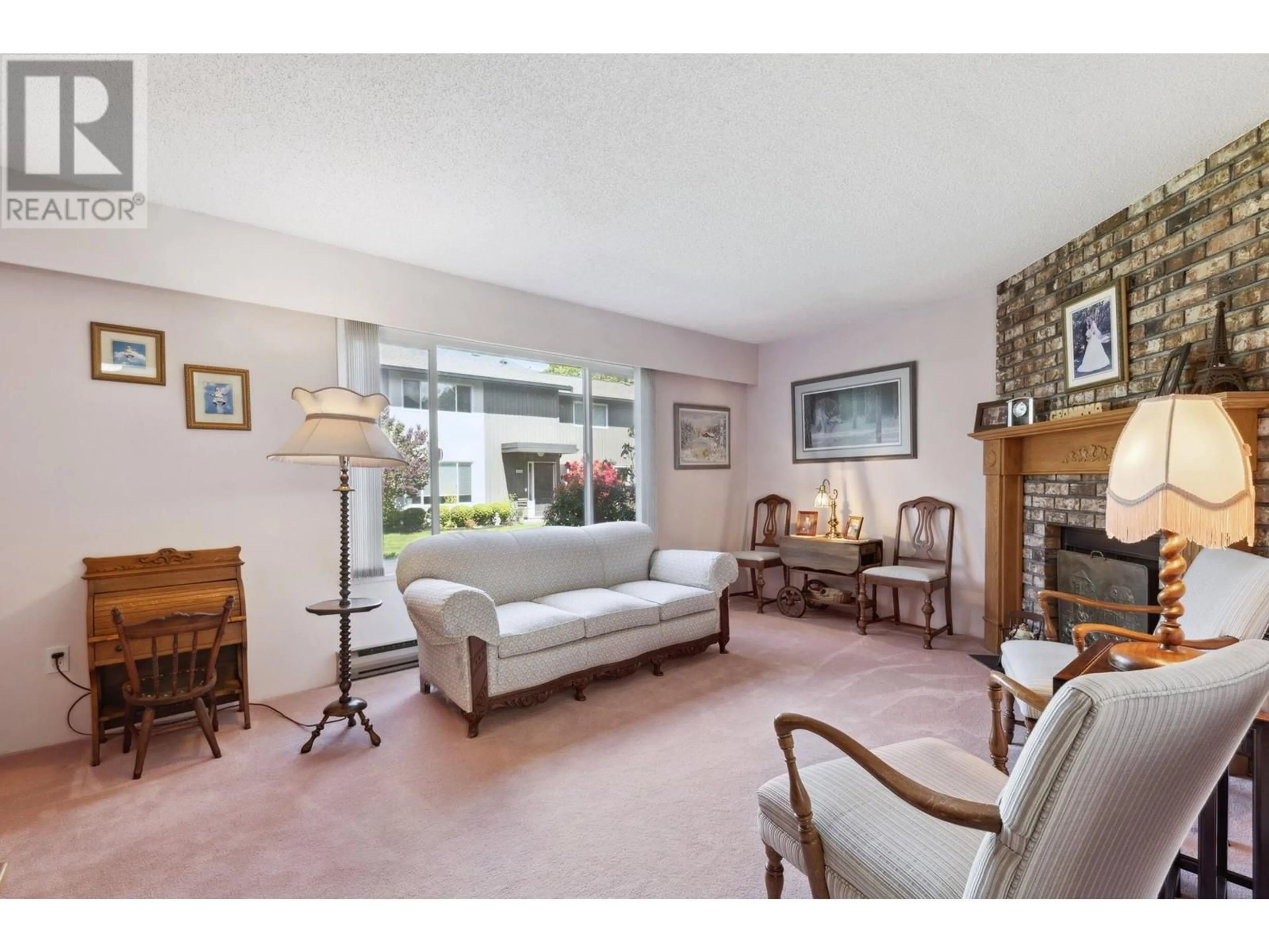 Living room with furniture, unknown for 4847 55B STREET, Delta British Columbia V4K3M8