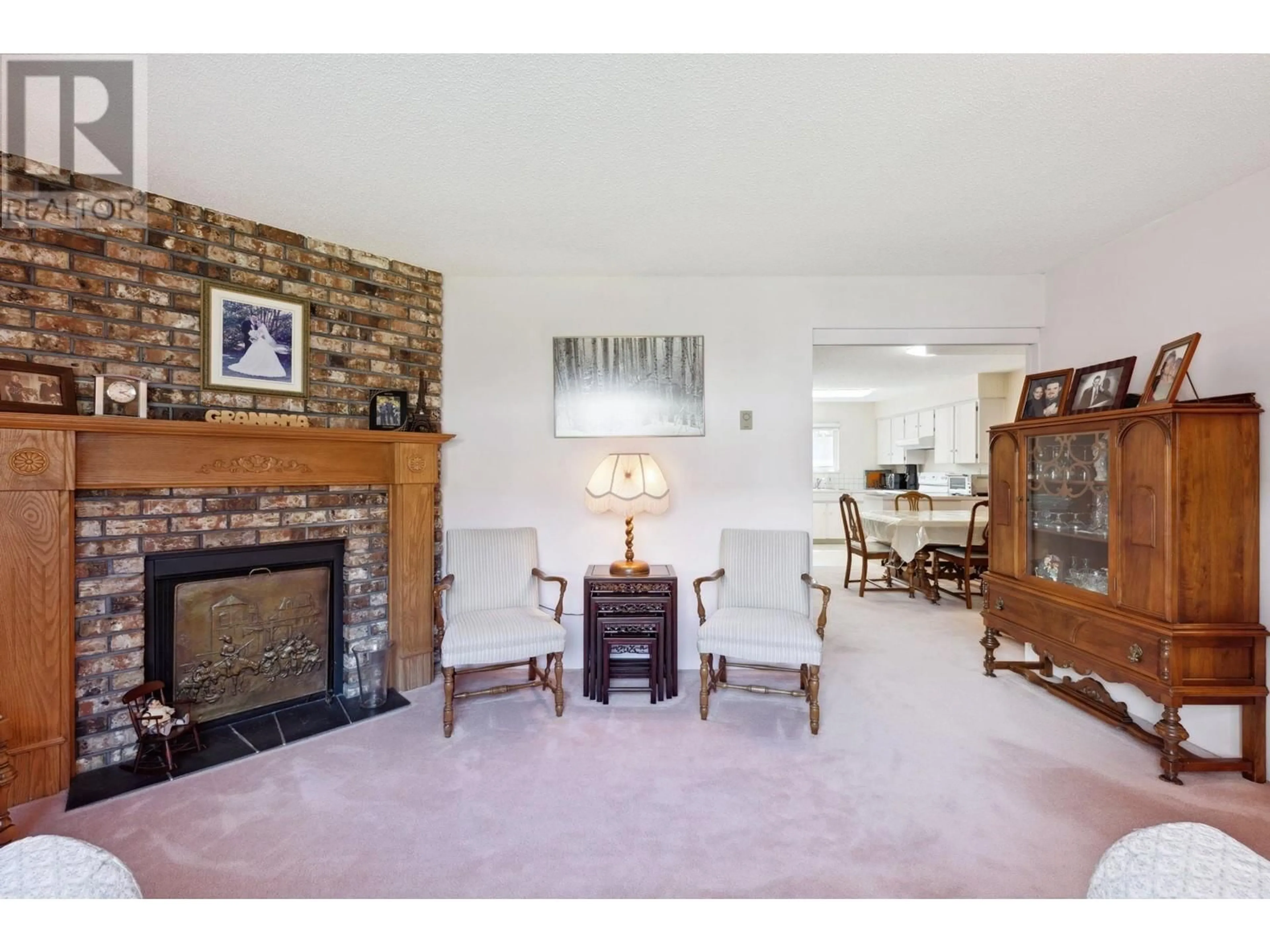 Living room with furniture, unknown for 4847 55B STREET, Delta British Columbia V4K3M8