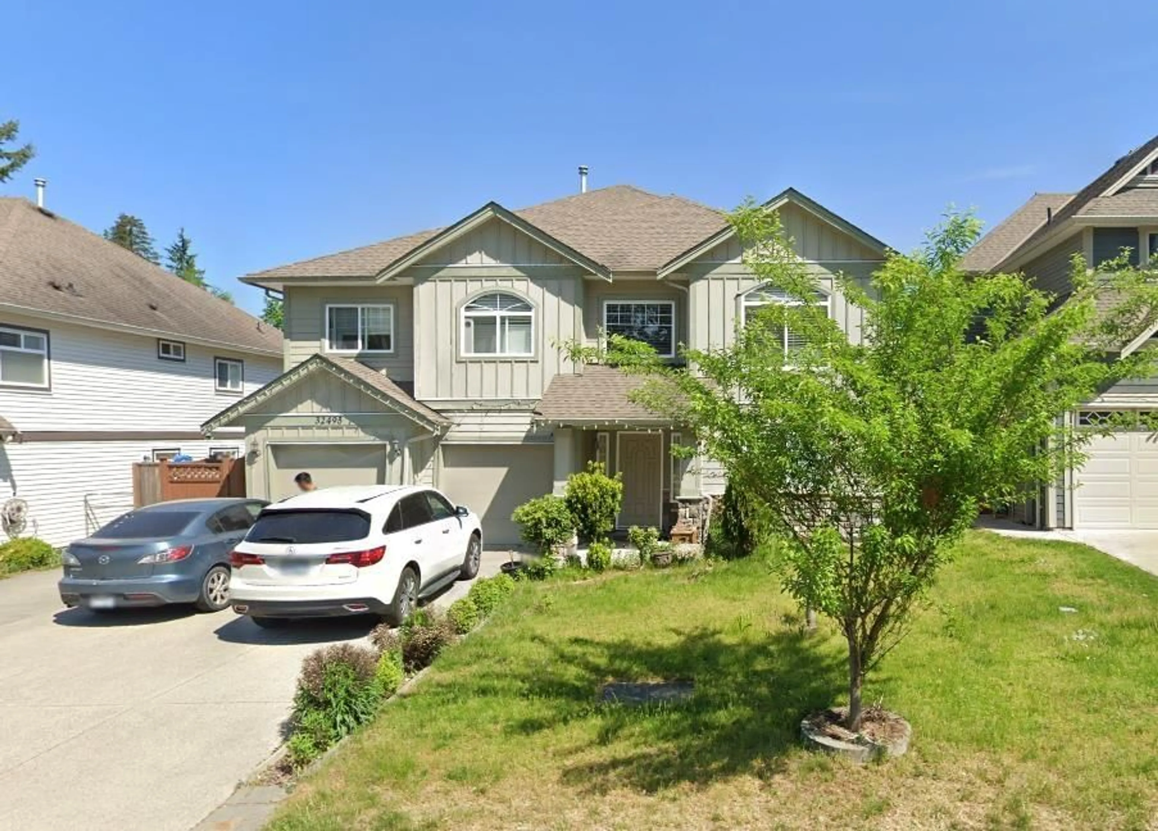 Home with vinyl exterior material, street for 32493 EGGLESTONE, Mission British Columbia V4C0A8