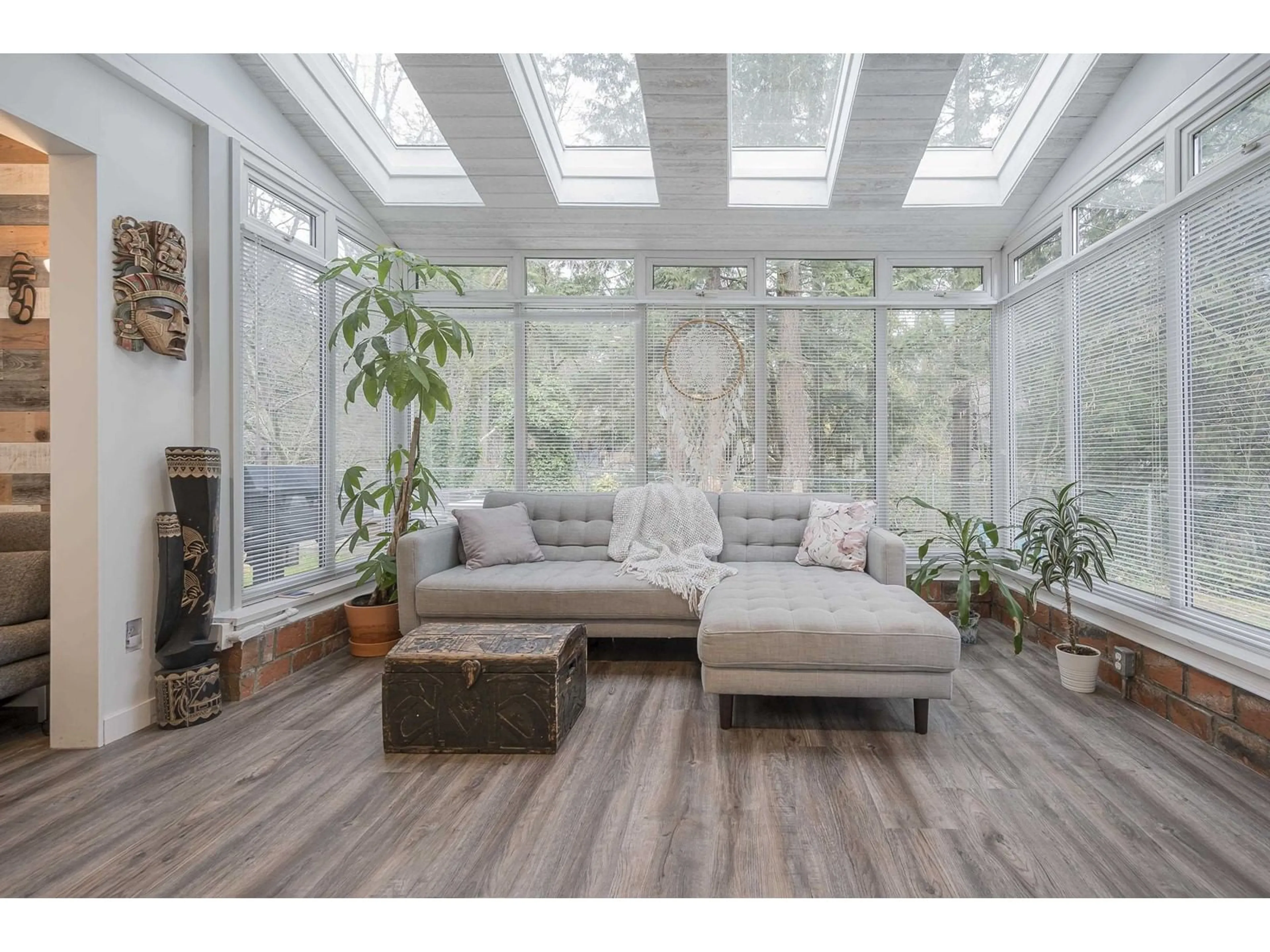 Living room with furniture, wood/laminate floor for 20152 37, Langley British Columbia V3A7K5