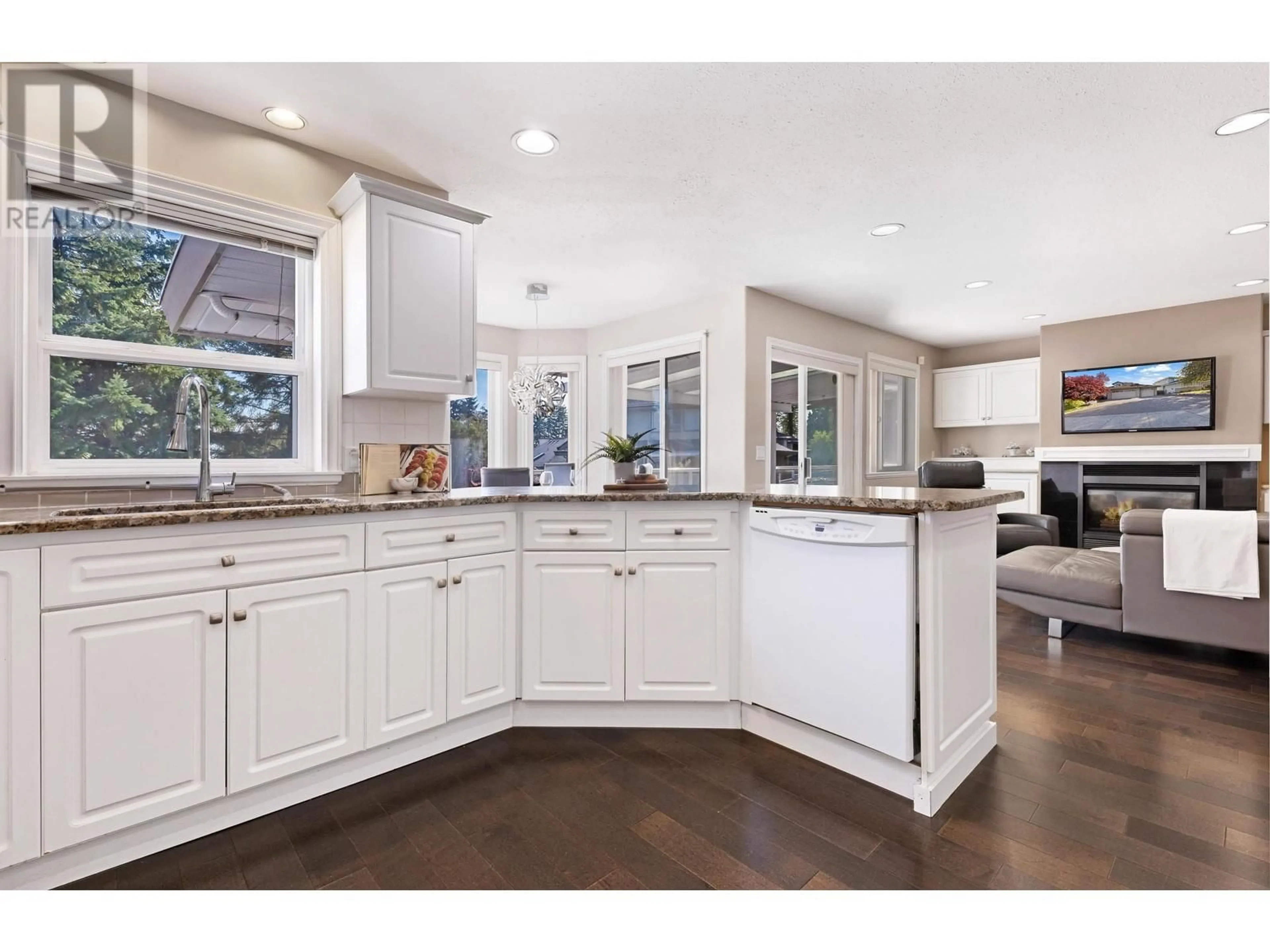 Open concept kitchen, unknown for 2802 GREENBRIER PLACE, Coquitlam British Columbia V3E2S4
