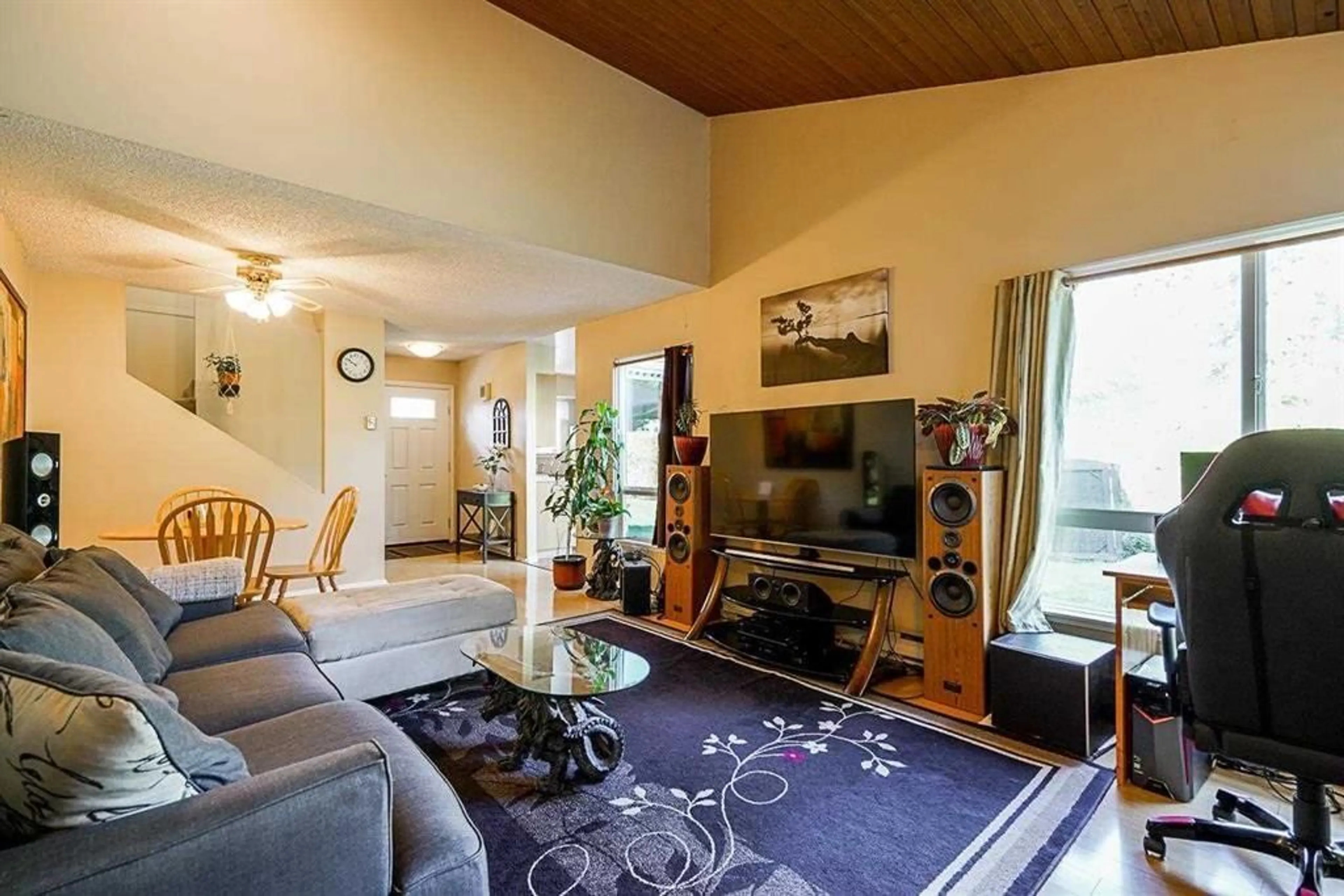 Living room with furniture, unknown for 6058 GREENSIDE EAST, Surrey British Columbia V3S5M8
