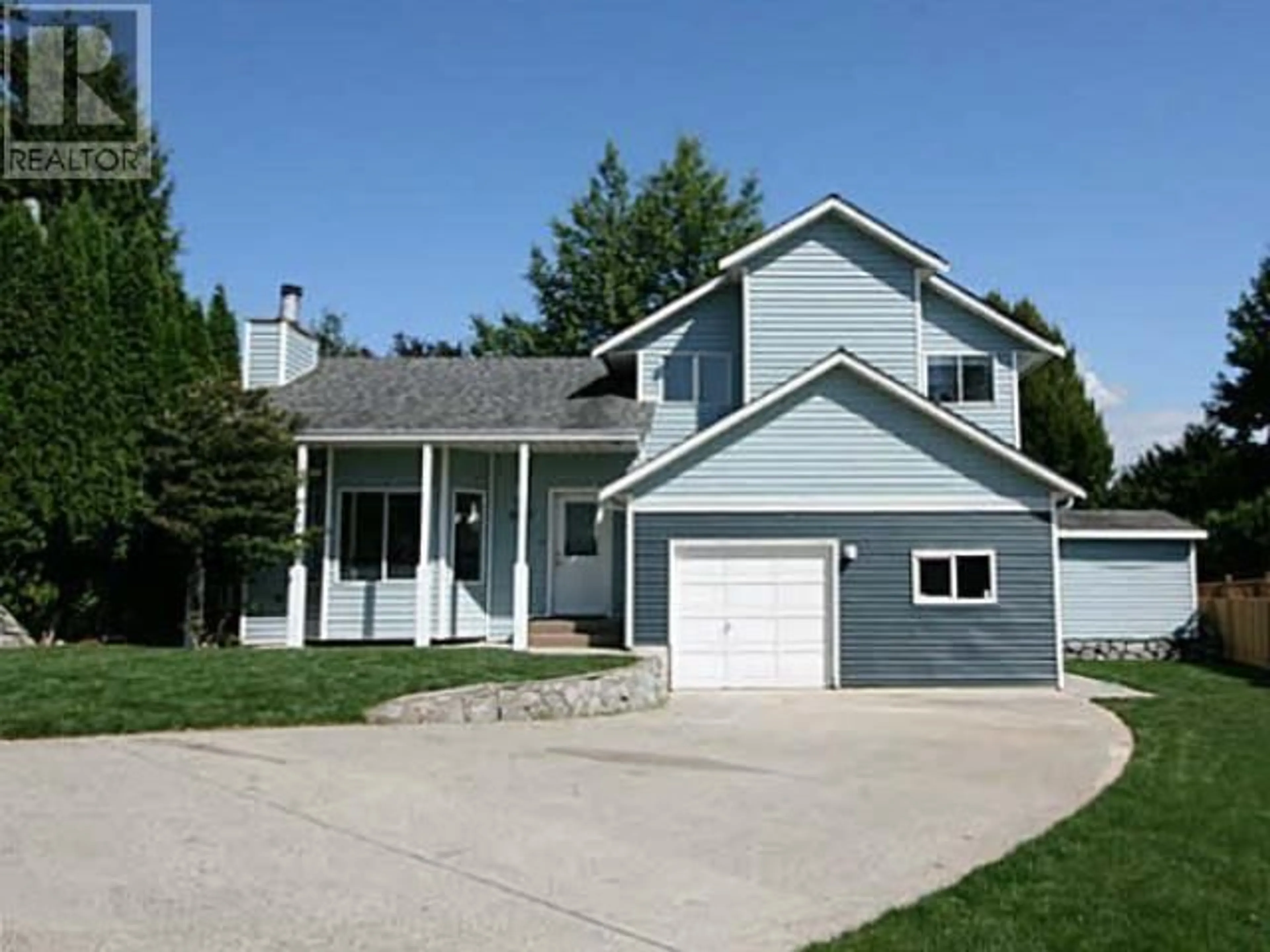 Home with vinyl exterior material, street for 2927 BURTON COURT, Coquitlam British Columbia V3C5B3